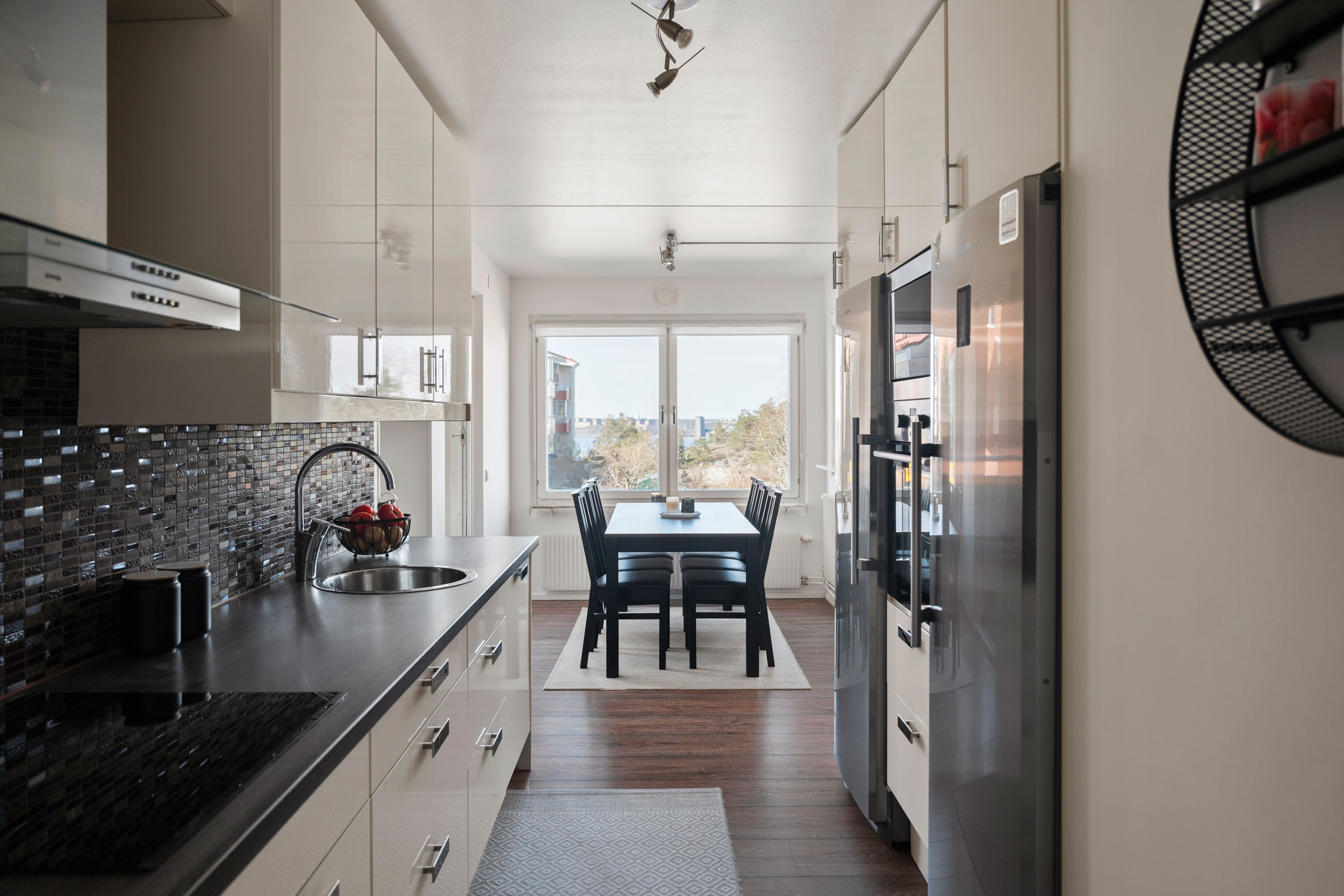 Bostadsbild från Landåvägen 77, Till salu i Jarlaberg, Nacka