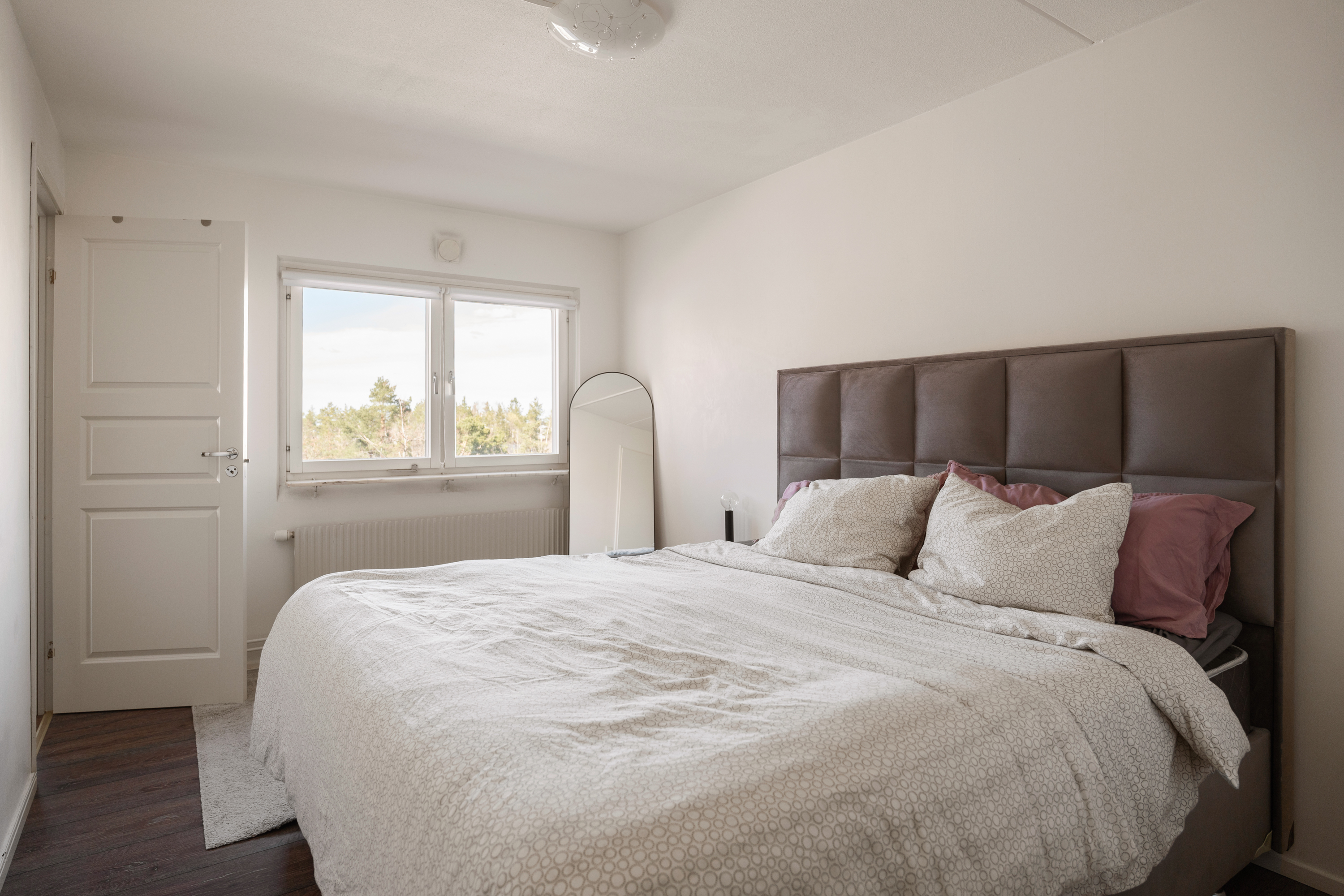 Bostadsbild från Landåvägen 77, Till salu i Jarlaberg, Nacka