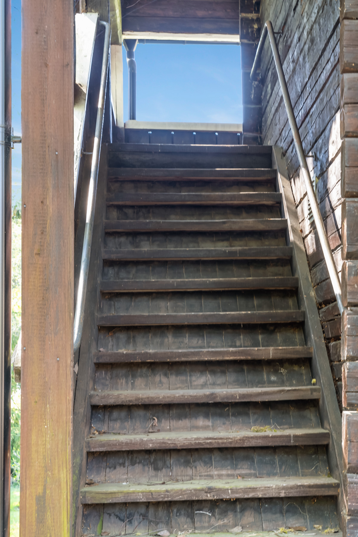 Utvändig trapp till loftgången