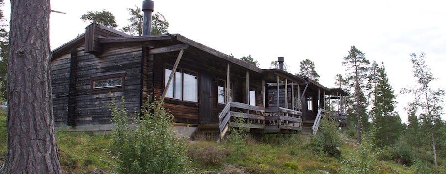 Alla timmerhus är ritade av arkitekten Ralph Erskine