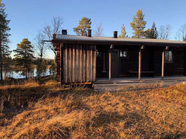 Alla timmerhus är ritade av arkitekten Ralph Erskine