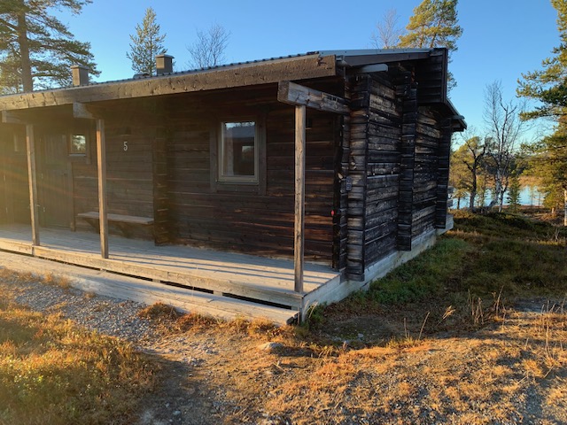 Alla timmerhus är ritade av arkitekten Ralph Erskine