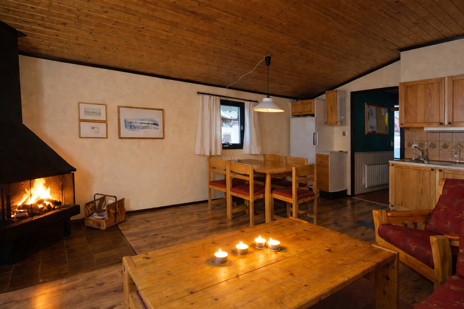 Eldstad., värme,,  stämneing, gemenskap, vila