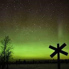 Norrsken över härliga Fjällbyn