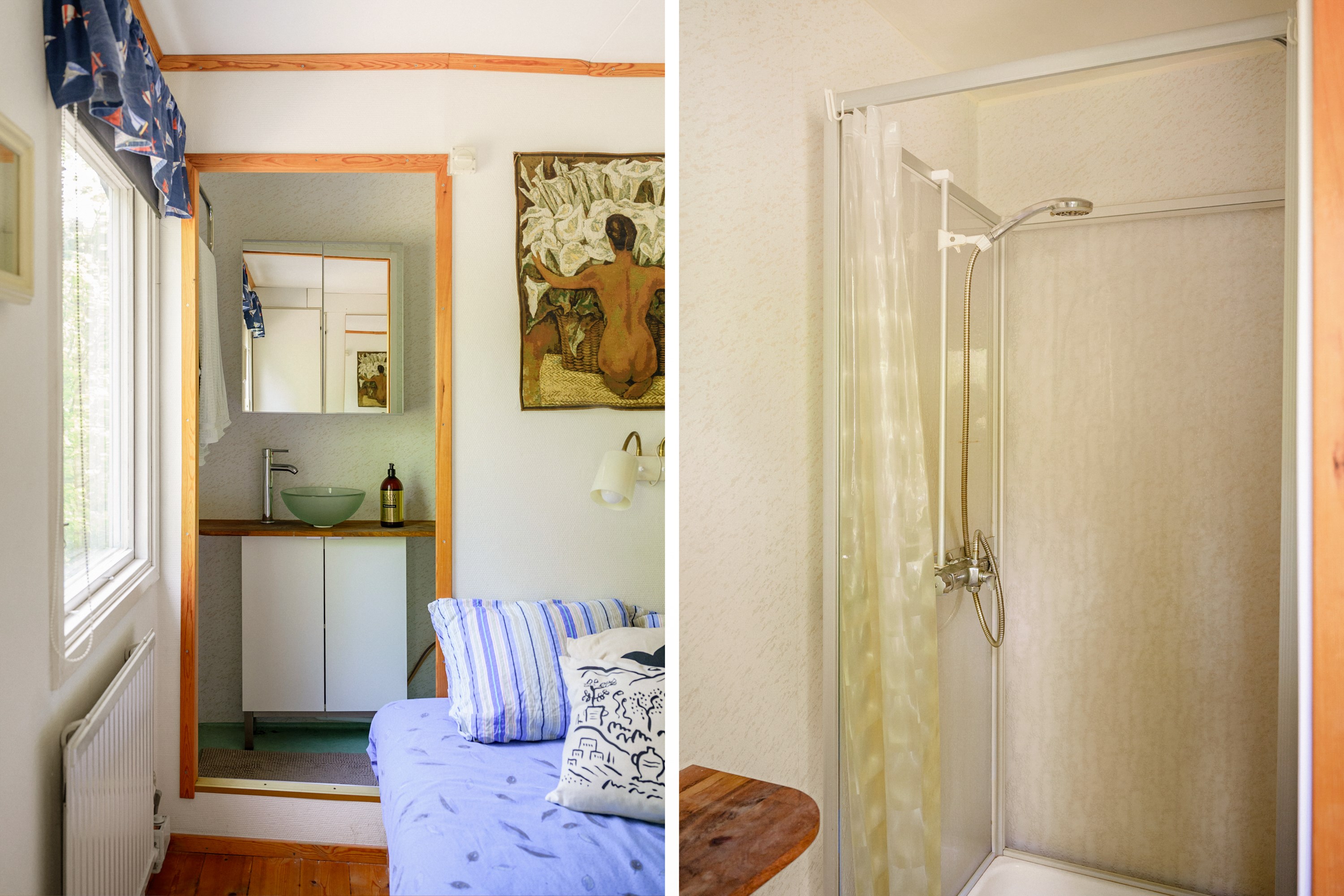 Duschrummet nås via det stora sovrummet.