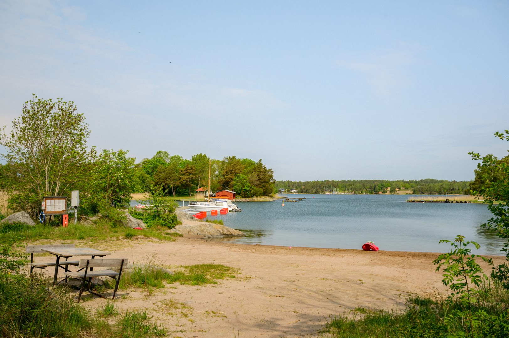 En av flera badplatser i området.