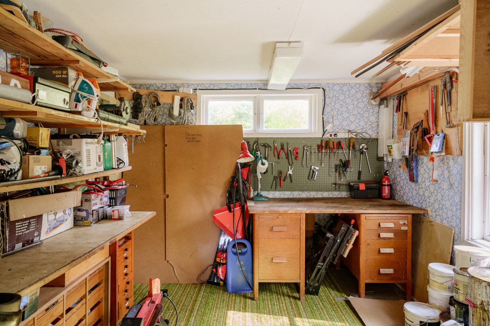 Uthus om ca 15 kvm verkstad.