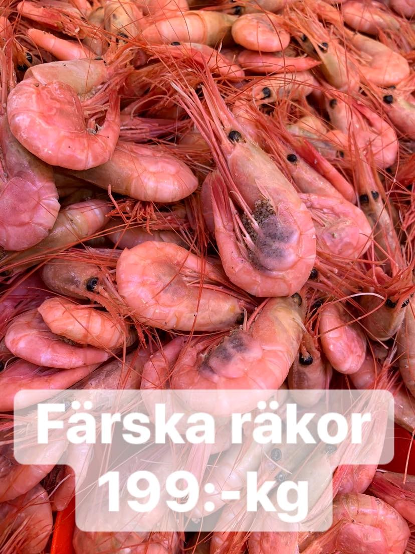 Räkor och ett glas bubbel till den fantastiska utsikten