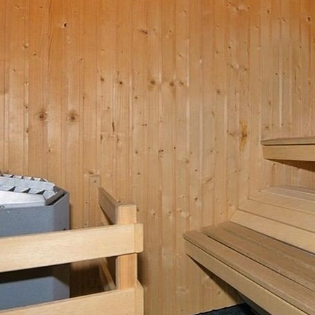 Egen sauna.Klockan slår nu är det dags, allabekymmer försvinner strax