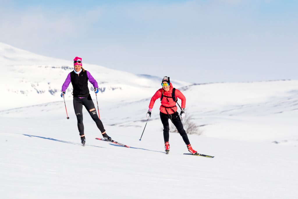 Mäktiga kalfjäll, frisk luft, gnistrande snö