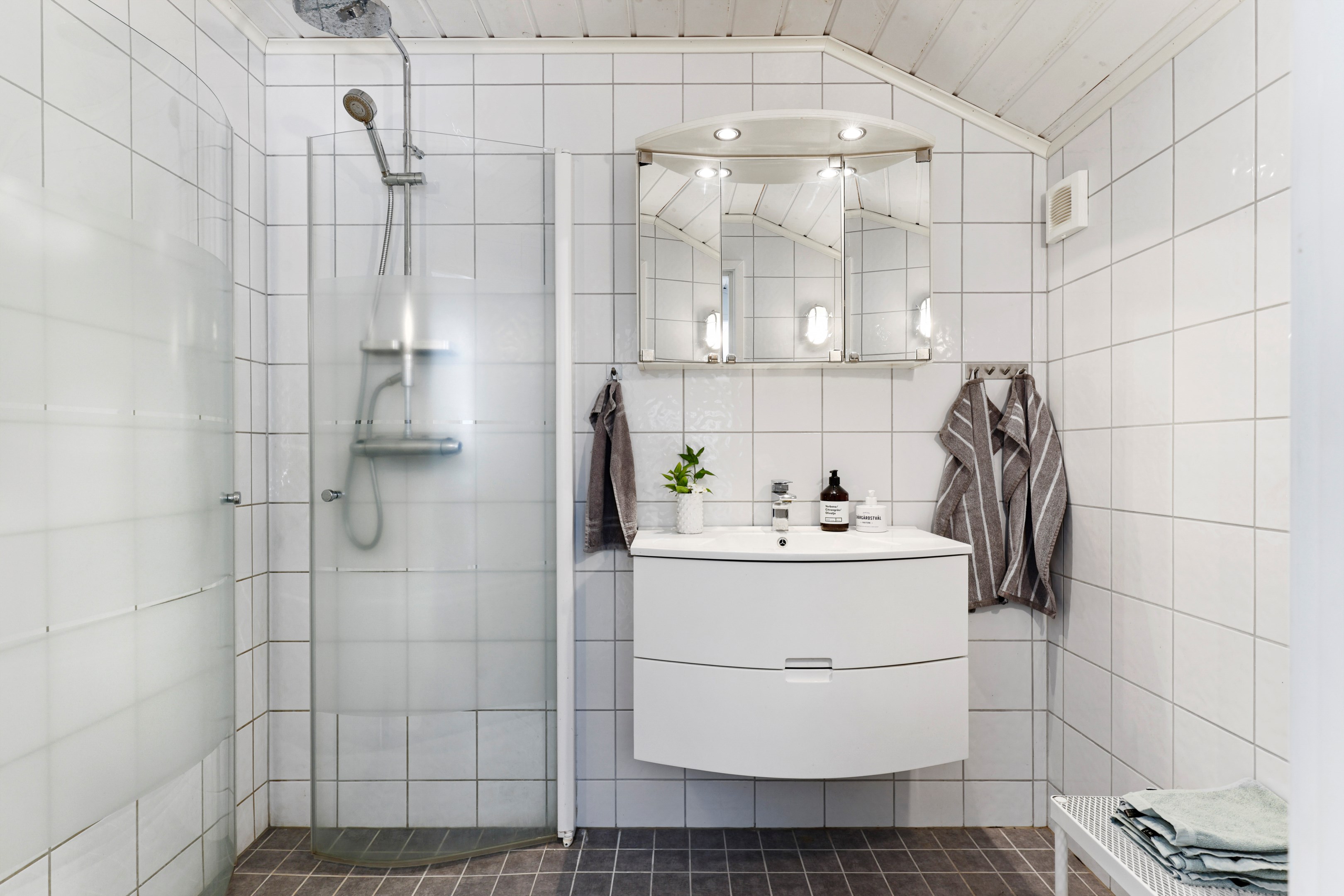 Bostadsbild från Kolskär 121, Såld i Öregrund, Östhammar