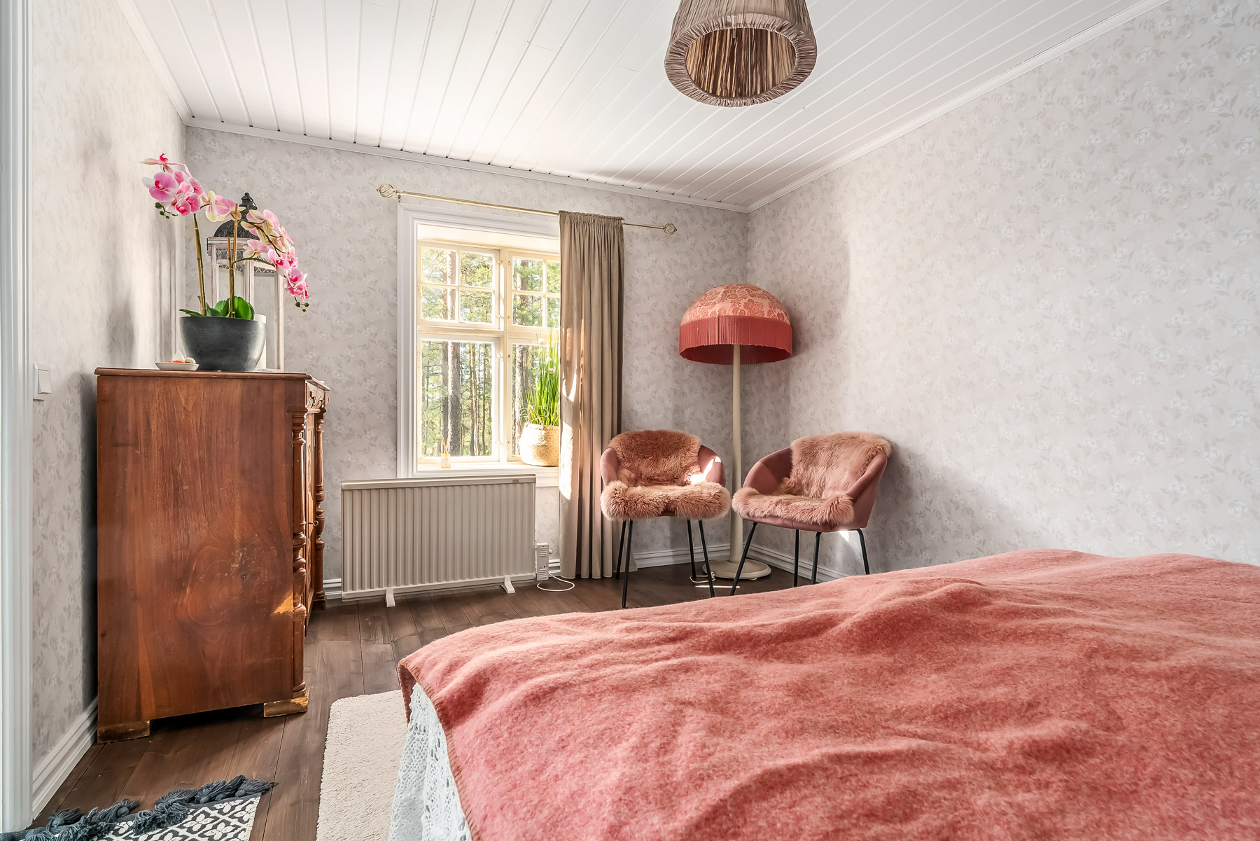 Sovstuga med sep ingång