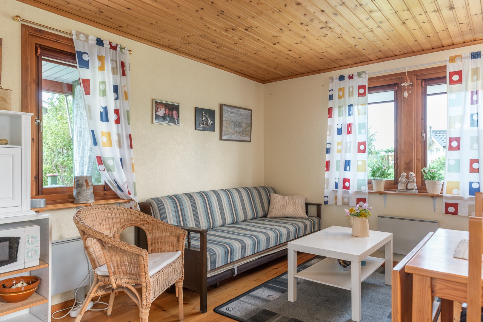 Bostadsbild från Åsenborgsvägen 8, Såld i Hälla Koloniområde, Västerås