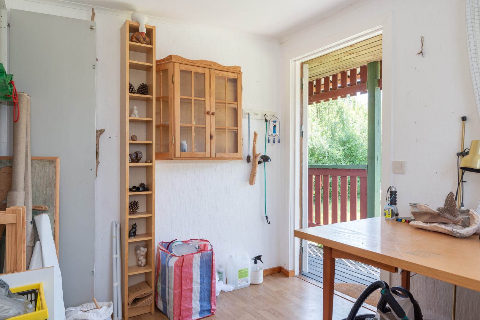 Bostadsbild från Åsenborgsvägen 8, Såld i Hälla Koloniområde, Västerås