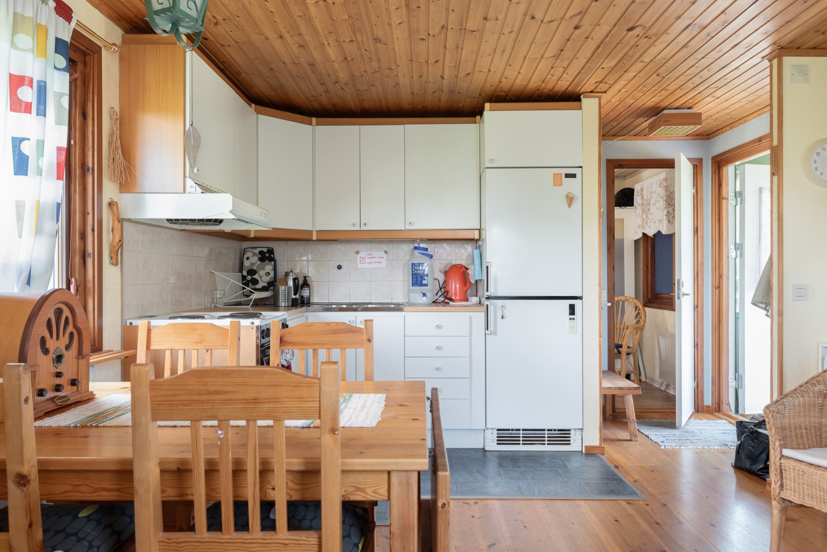 Bostadsbild från Åsenborgsvägen 8, Såld i Hälla Koloniområde, Västerås