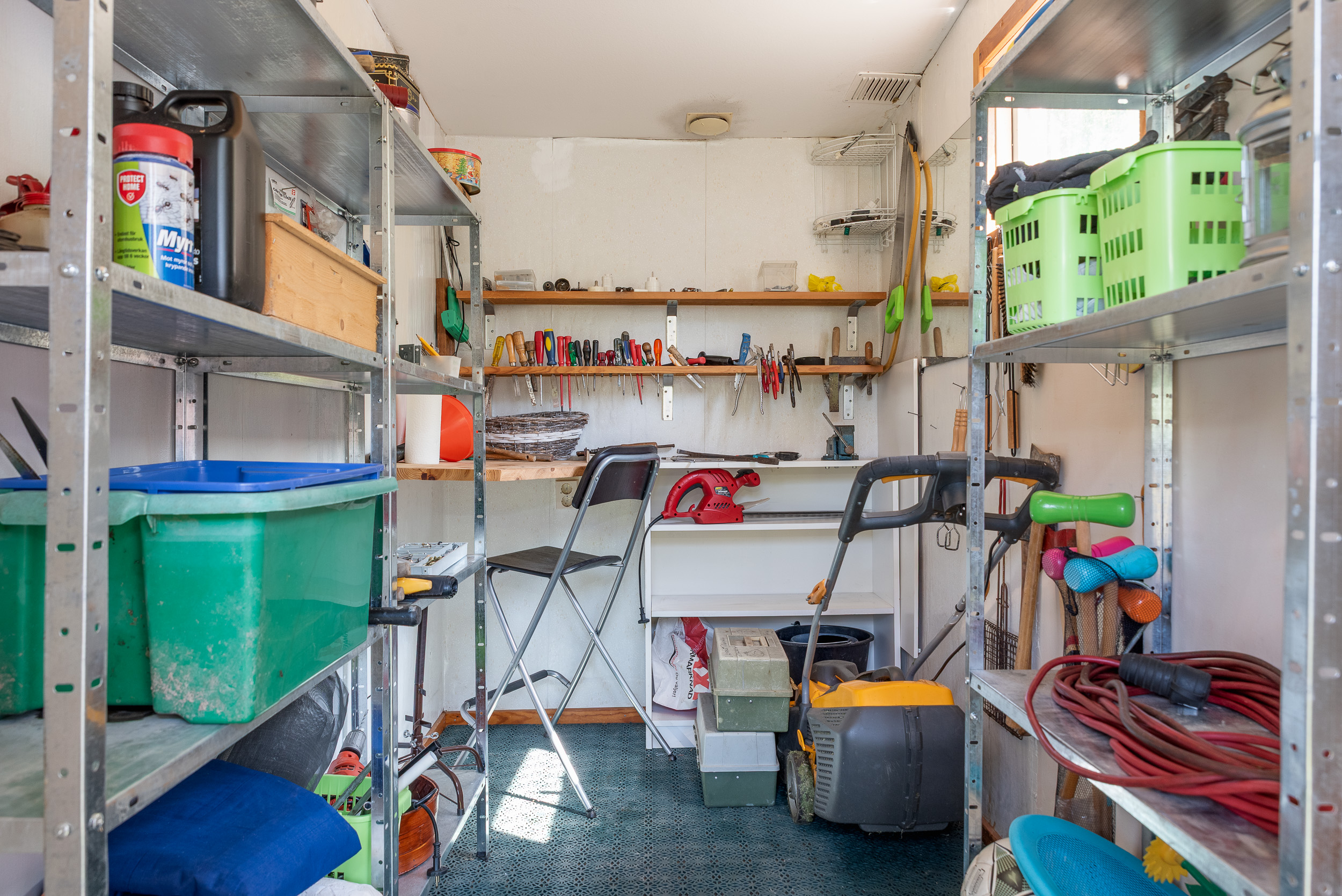 Bostadsbild från Åsenborgsvägen 8, Såld i Hälla Koloniområde, Västerås