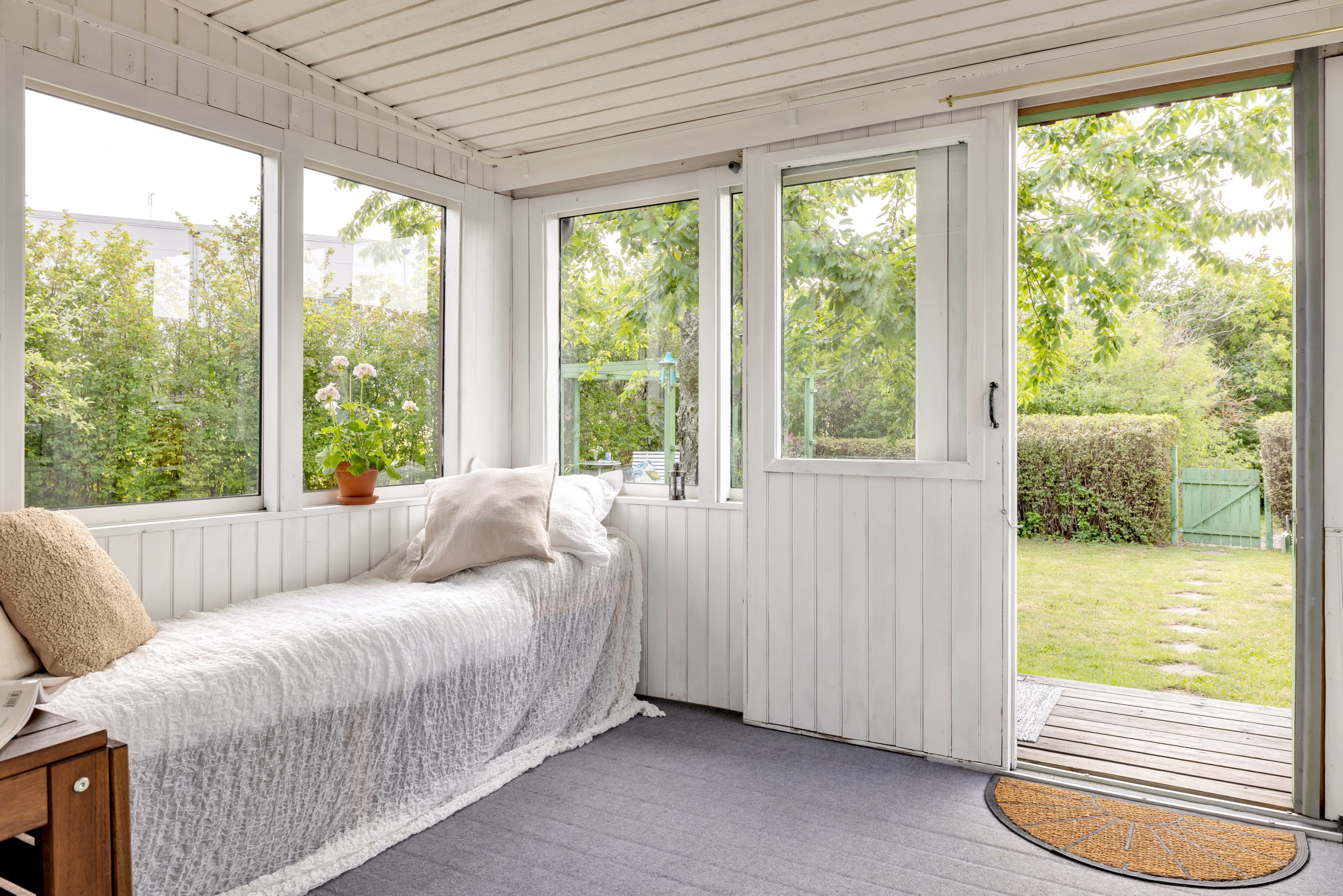 Bostadsbild från Husabyvägen 13 (Husbyborg koloniförening lott 13), Kommande i Husbyborg, Uppsala