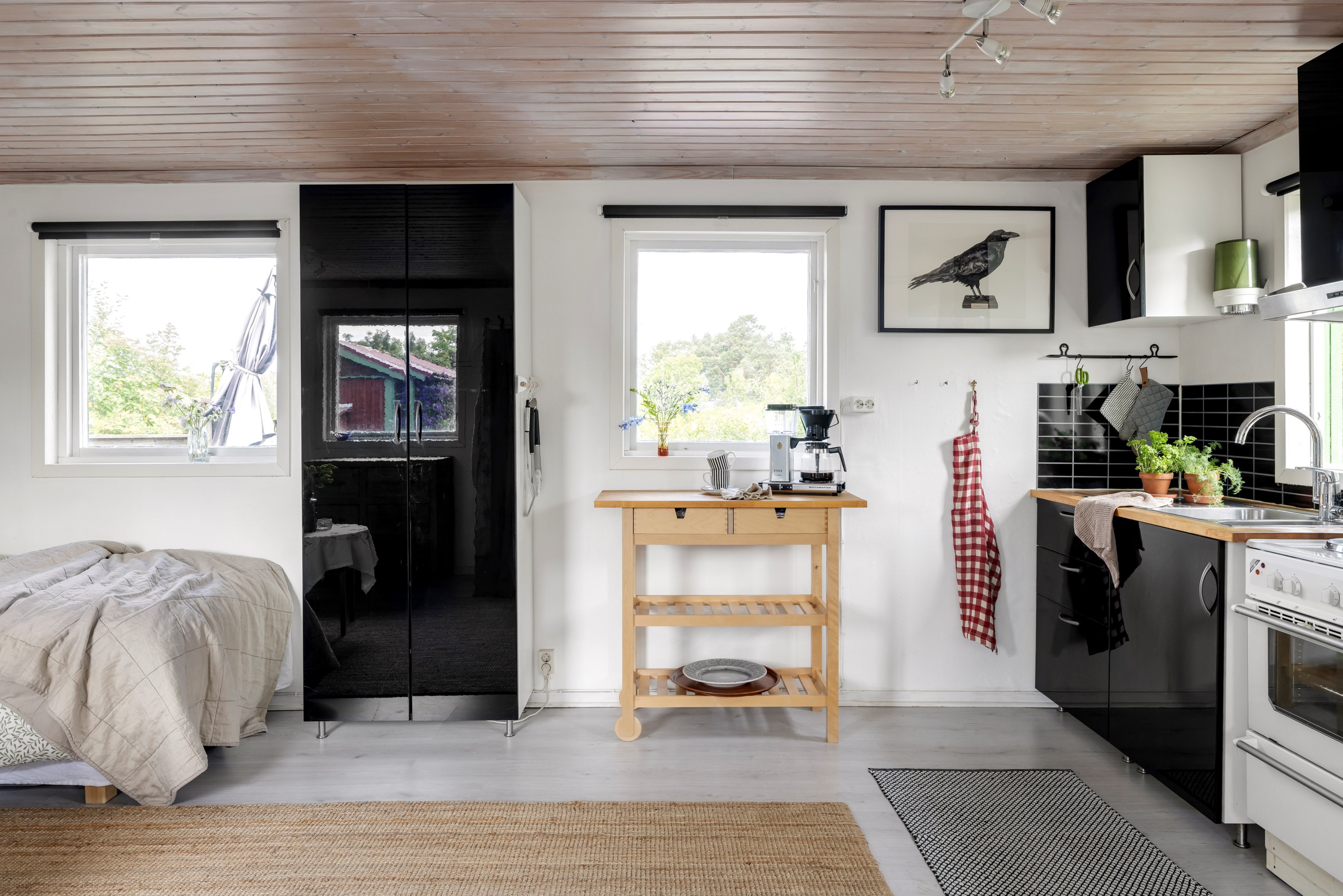 Bostadsbild från Husabyvägen 13 (Husbyborg koloniförening lott 13), Kommande i Husbyborg, Uppsala