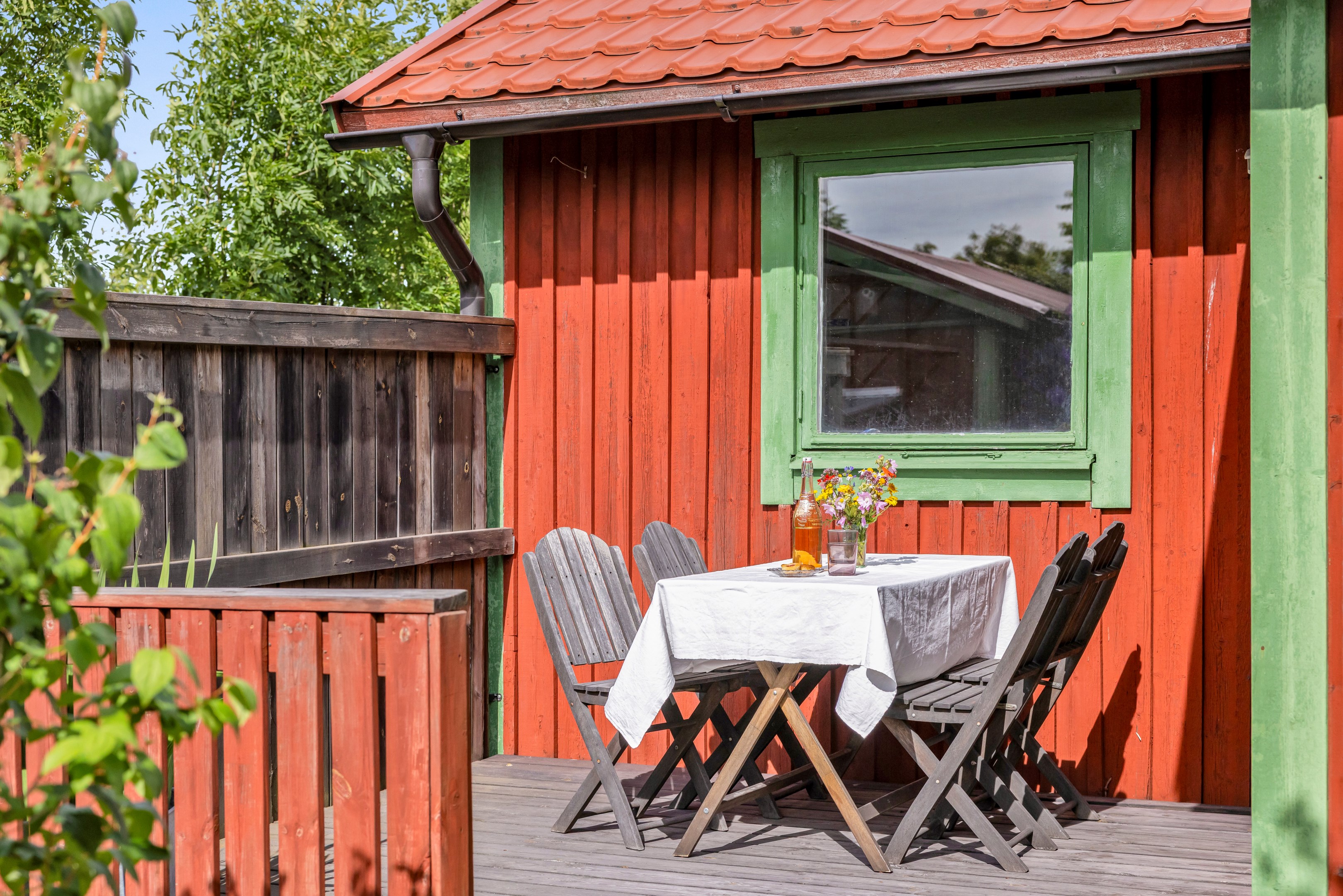 Bostadsbild från Husabyvägen 13 (Husbyborg koloniförening lott 13), Kommande i Husbyborg, Uppsala