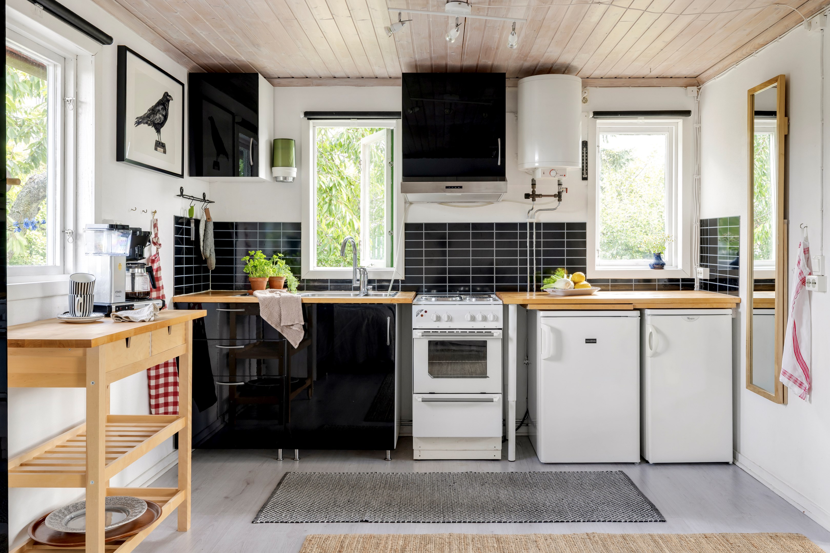 Bostadsbild från Husabyvägen 13 (Husbyborg koloniförening lott 13), Kommande i Husbyborg, Uppsala
