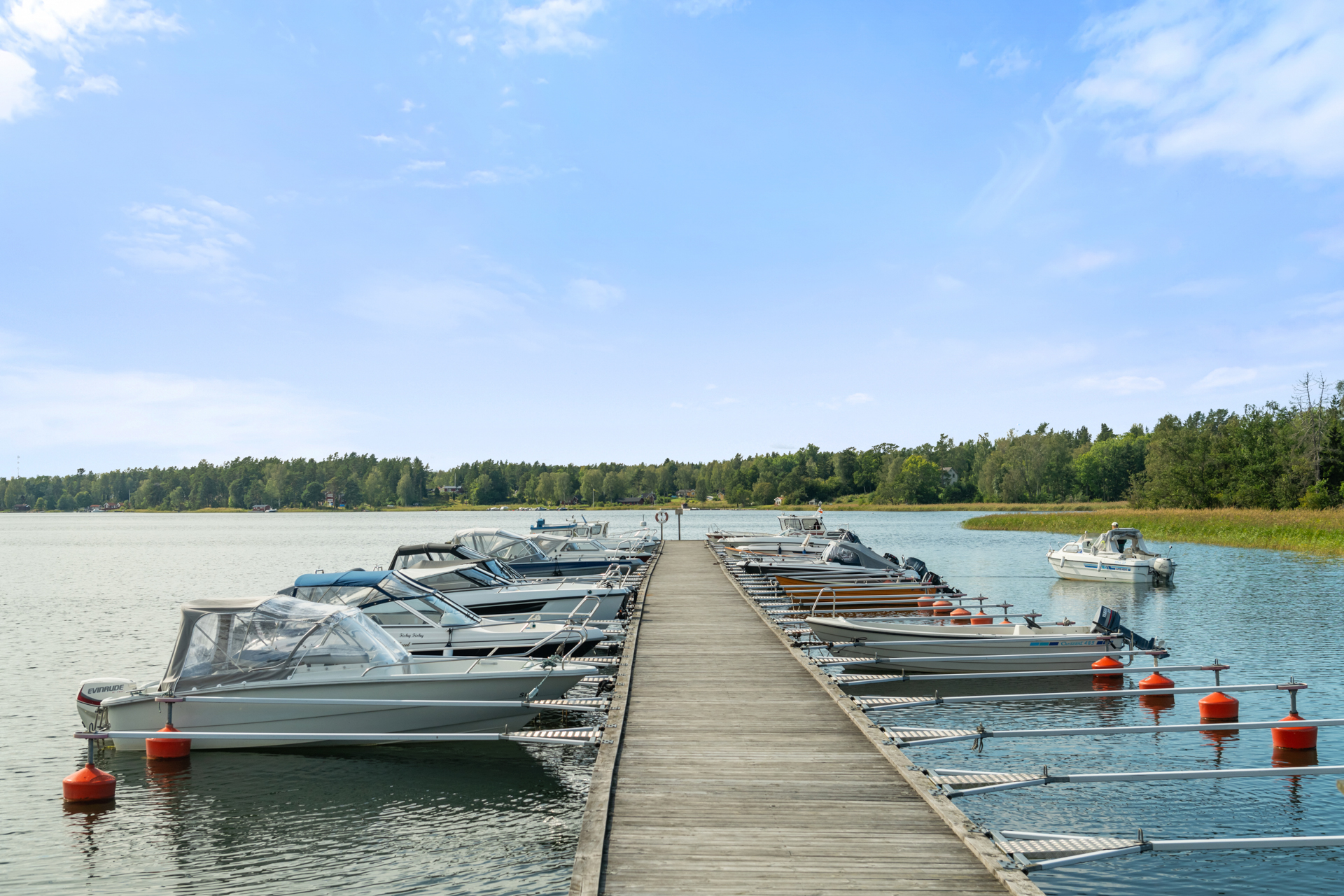 Bostadsbild från Västra Fällgatevägen 13, Såld i Blidö, Norrtälje
