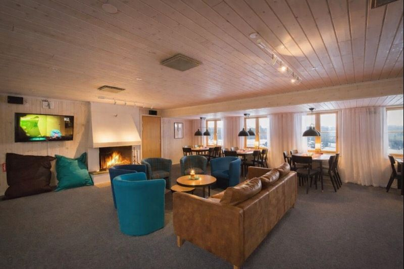 Eldstad, samvaro, Club House