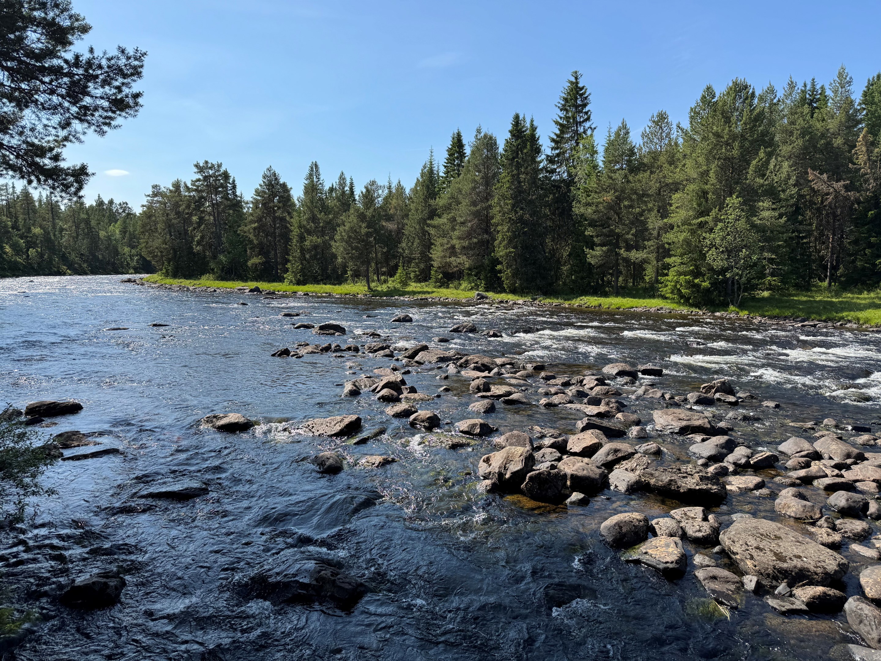 Tillsammans i naturen – fiske, vandring & skidåkning skapar gemenskap & minnen