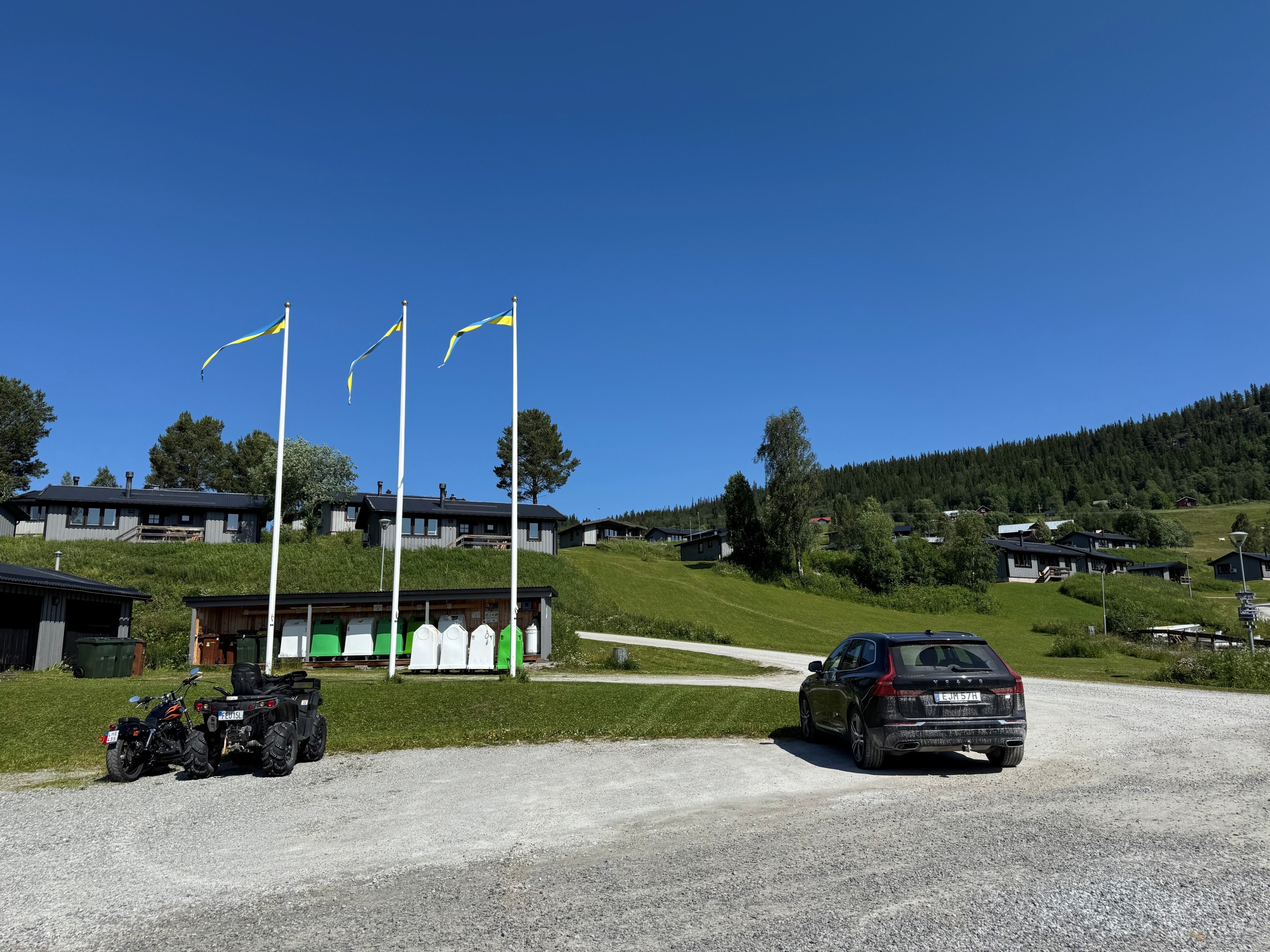 "Fjällbyn – levande fjällby, fjällko och frid. Här möts tradition, natur och gemenskap