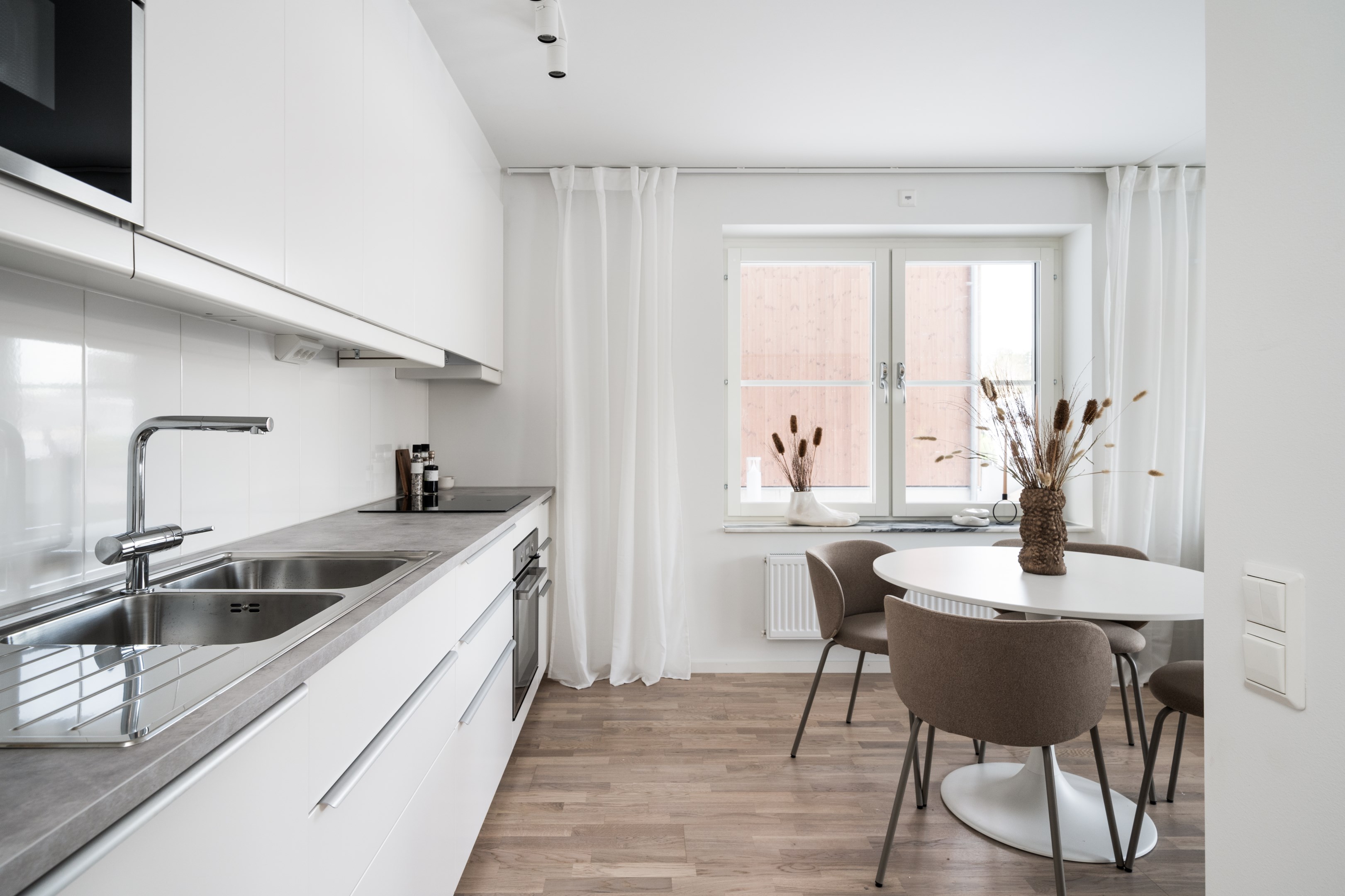 Bostadsbild från Brf Valla, Pågående i Väsjön, Sollentuna