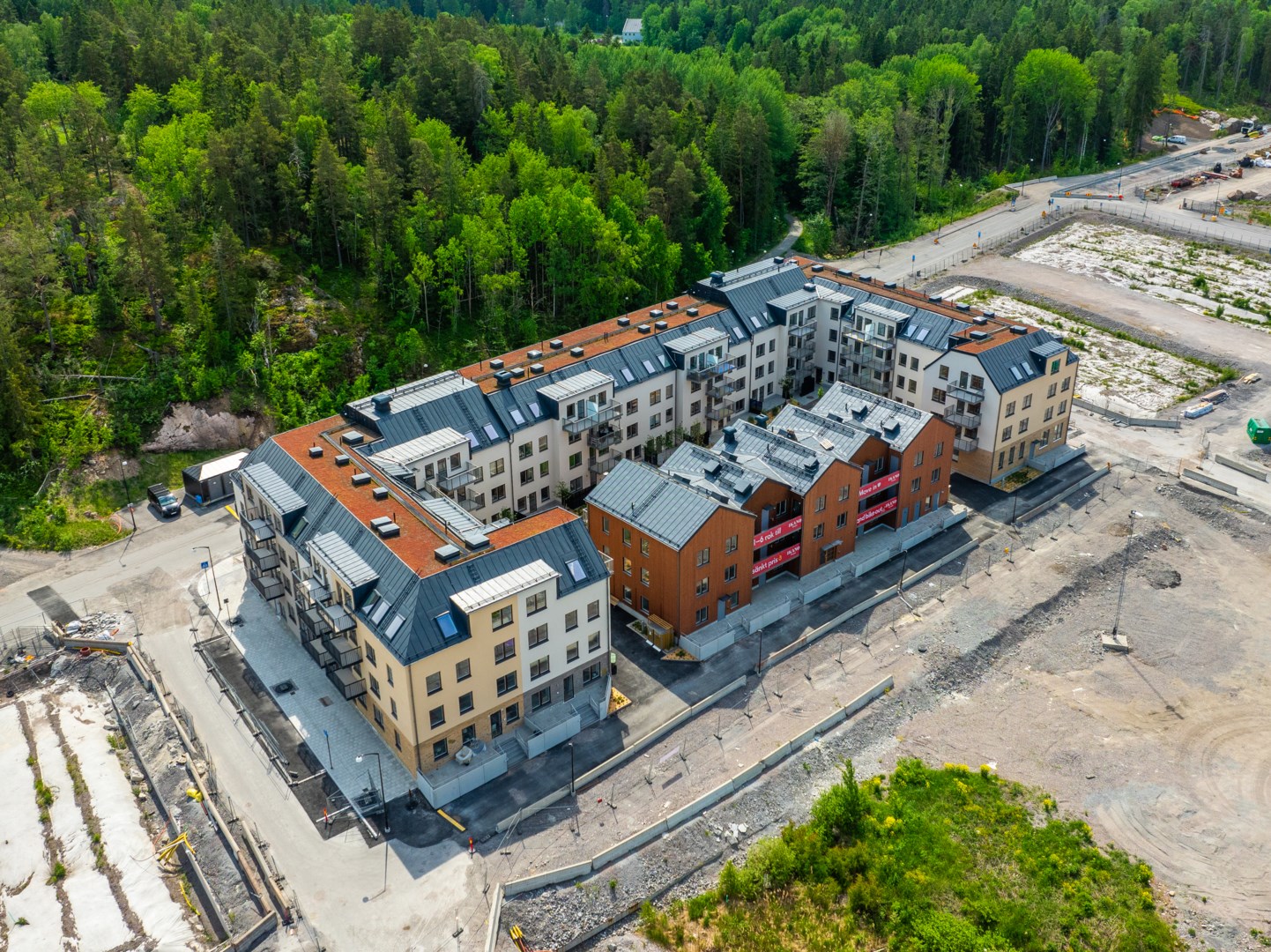 Bostadsbild från Brf Valla, Pågående i Väsjön, Sollentuna