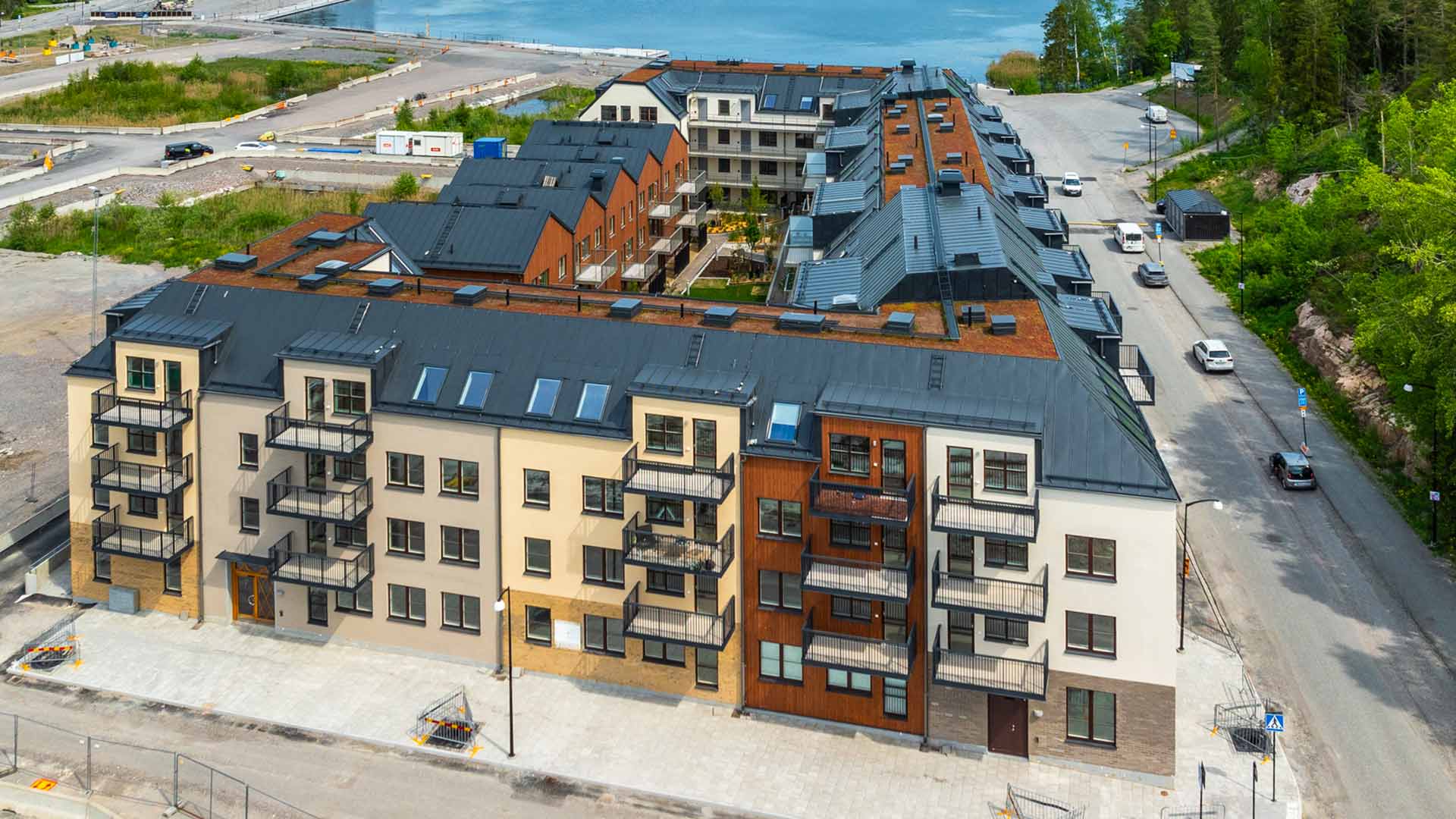 Bostadsbild från Brf Valla, Pågående i Väsjön, Sollentuna