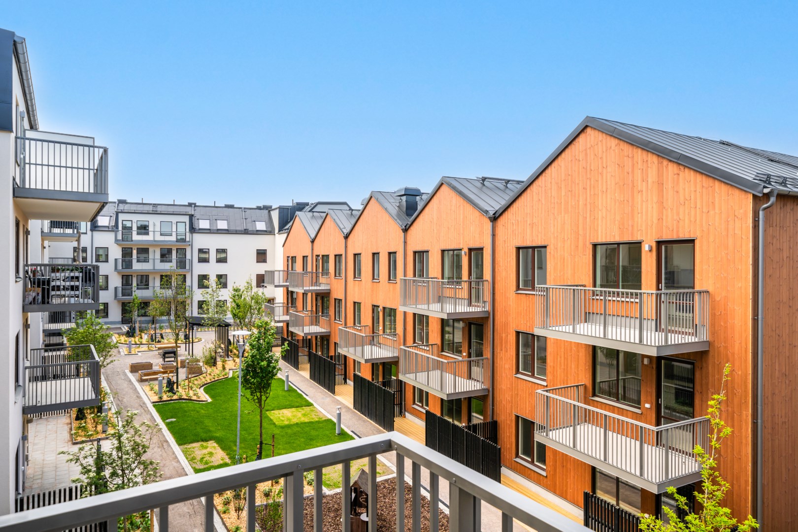 Bostadsbild från Brf Valla, Pågående i Väsjön, Sollentuna