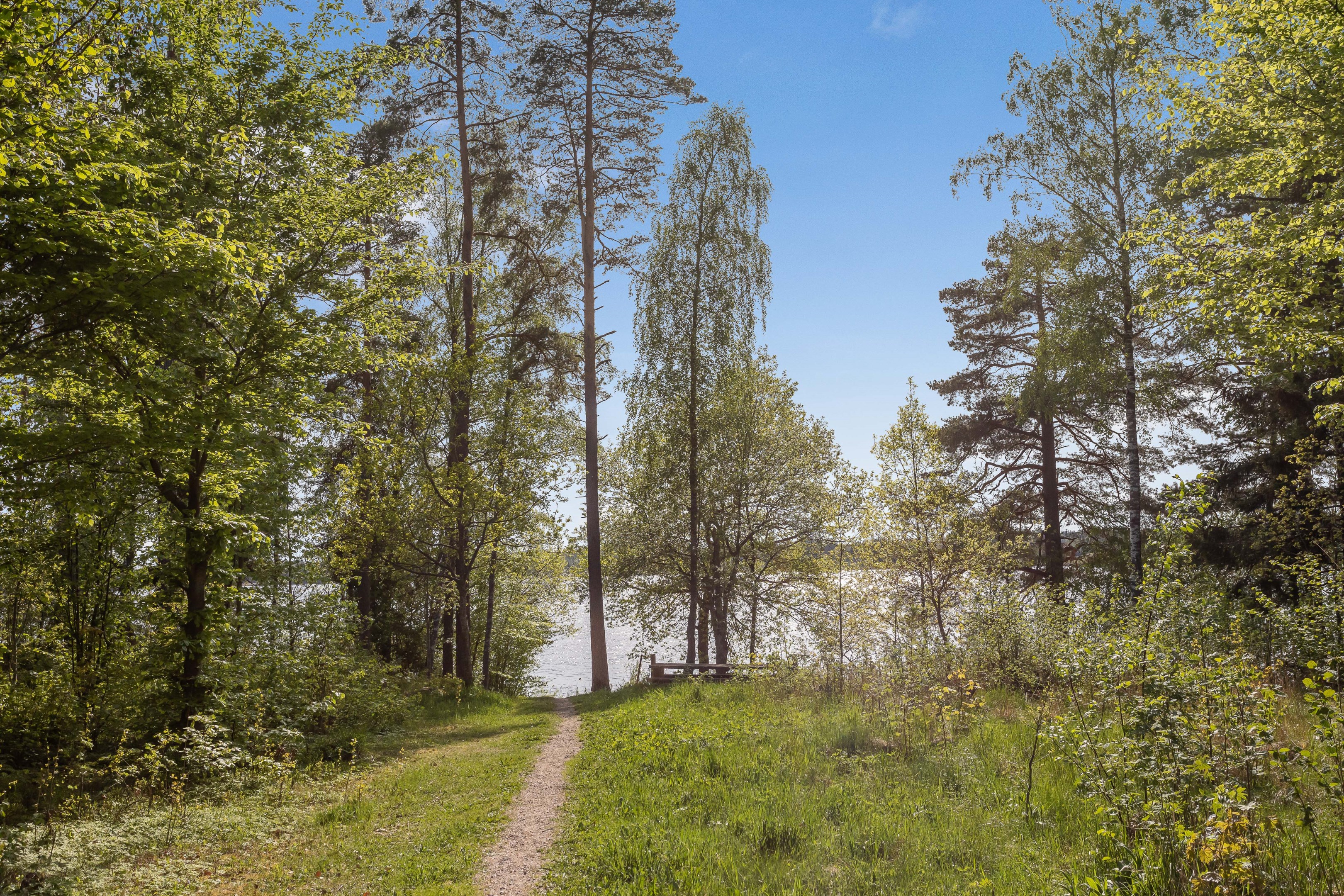 Bostadsbild från Östra Mellanskogsvägen 10, Såld i Järlåsa, Uppsala