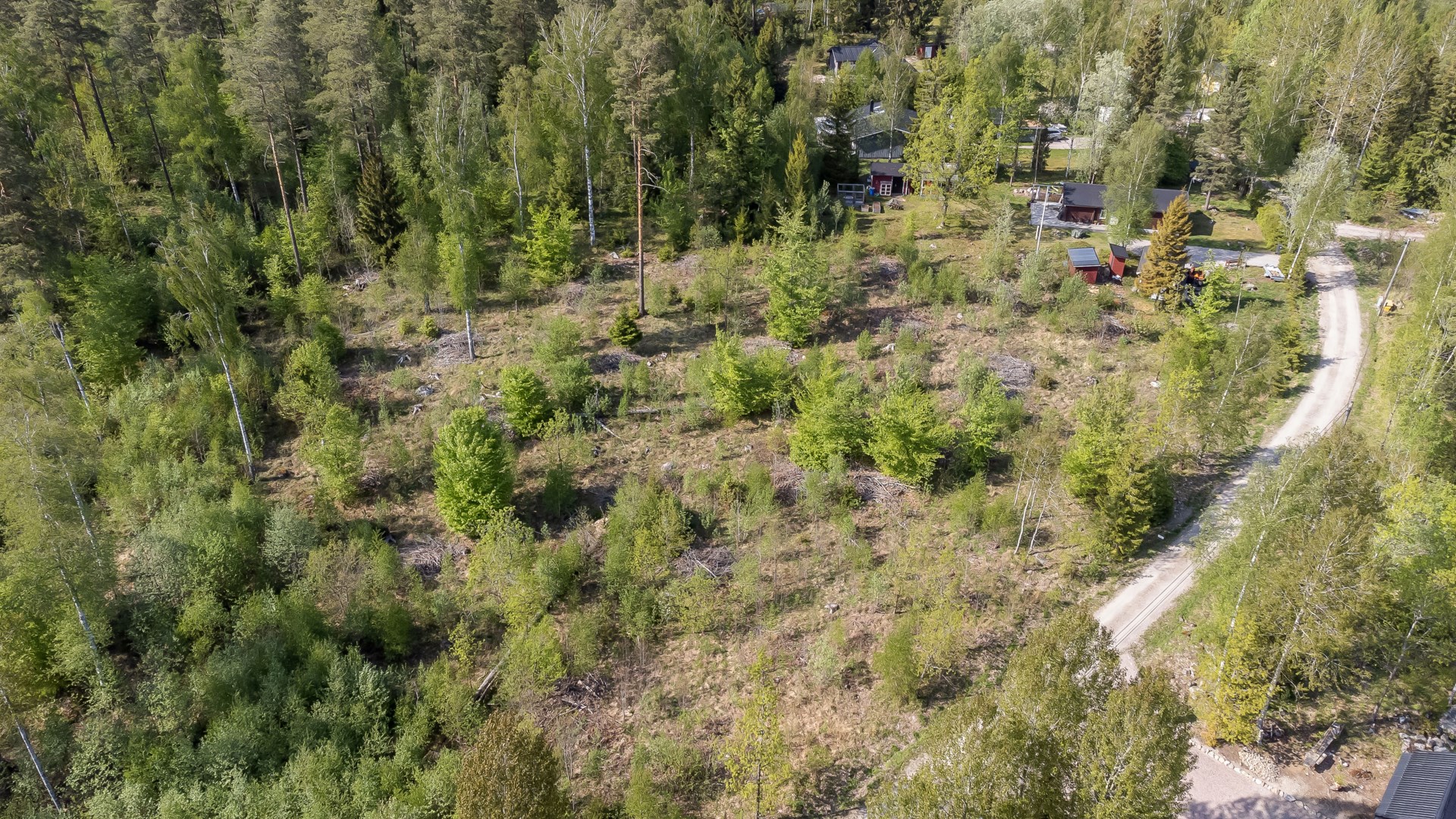 Bostadsbild från Östra Mellanskogsvägen 10, Såld i Järlåsa, Uppsala