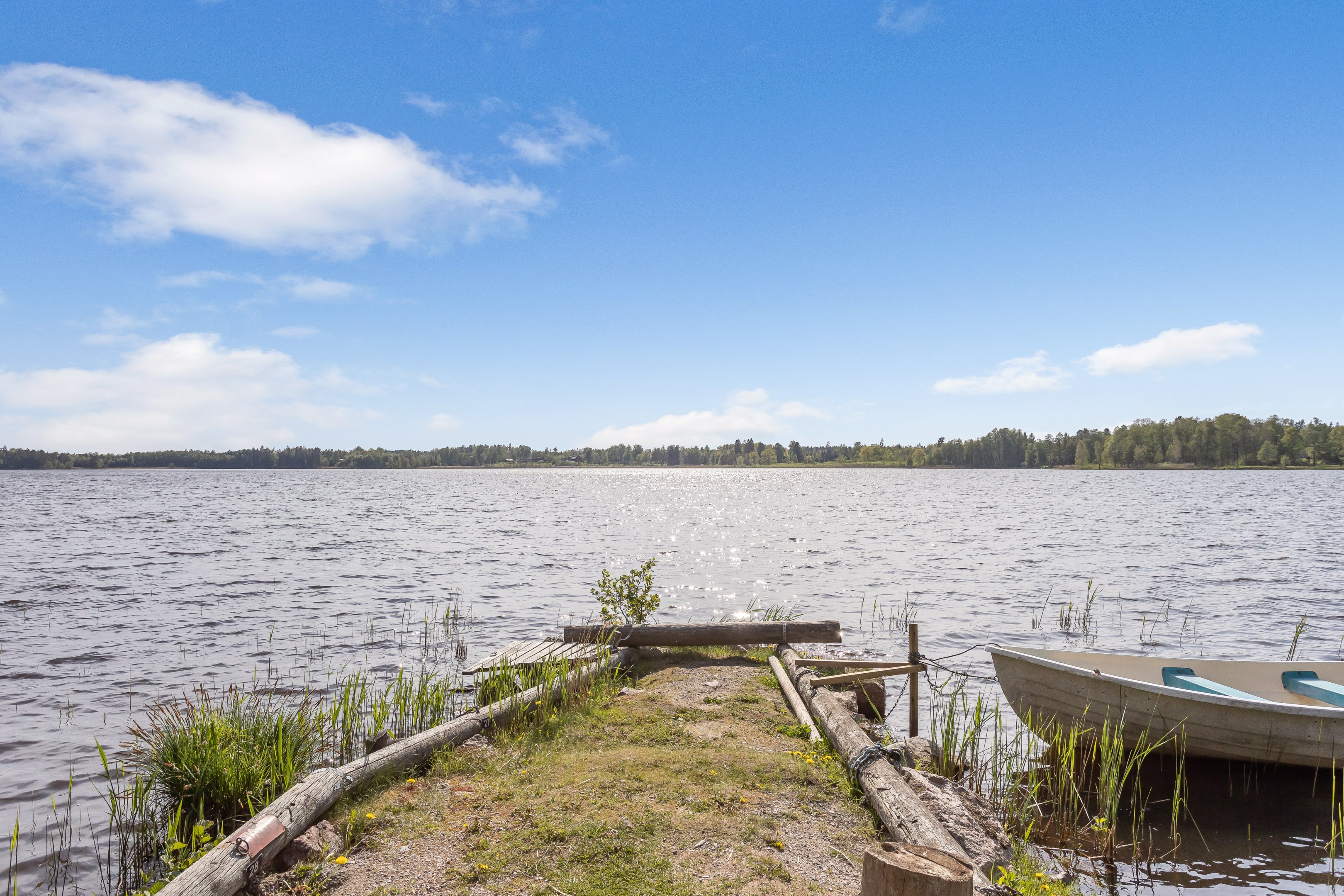 Bostadsbild från Östra Mellanskogsvägen 10, Såld i Järlåsa, Uppsala