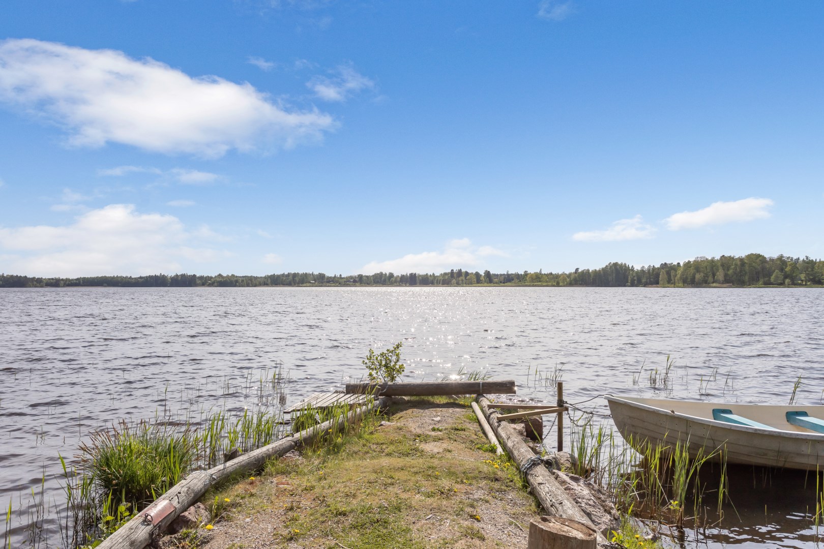 Bostadsbild från Östra Mellanskogsvägen 10, Såld i Järlåsa, Uppsala