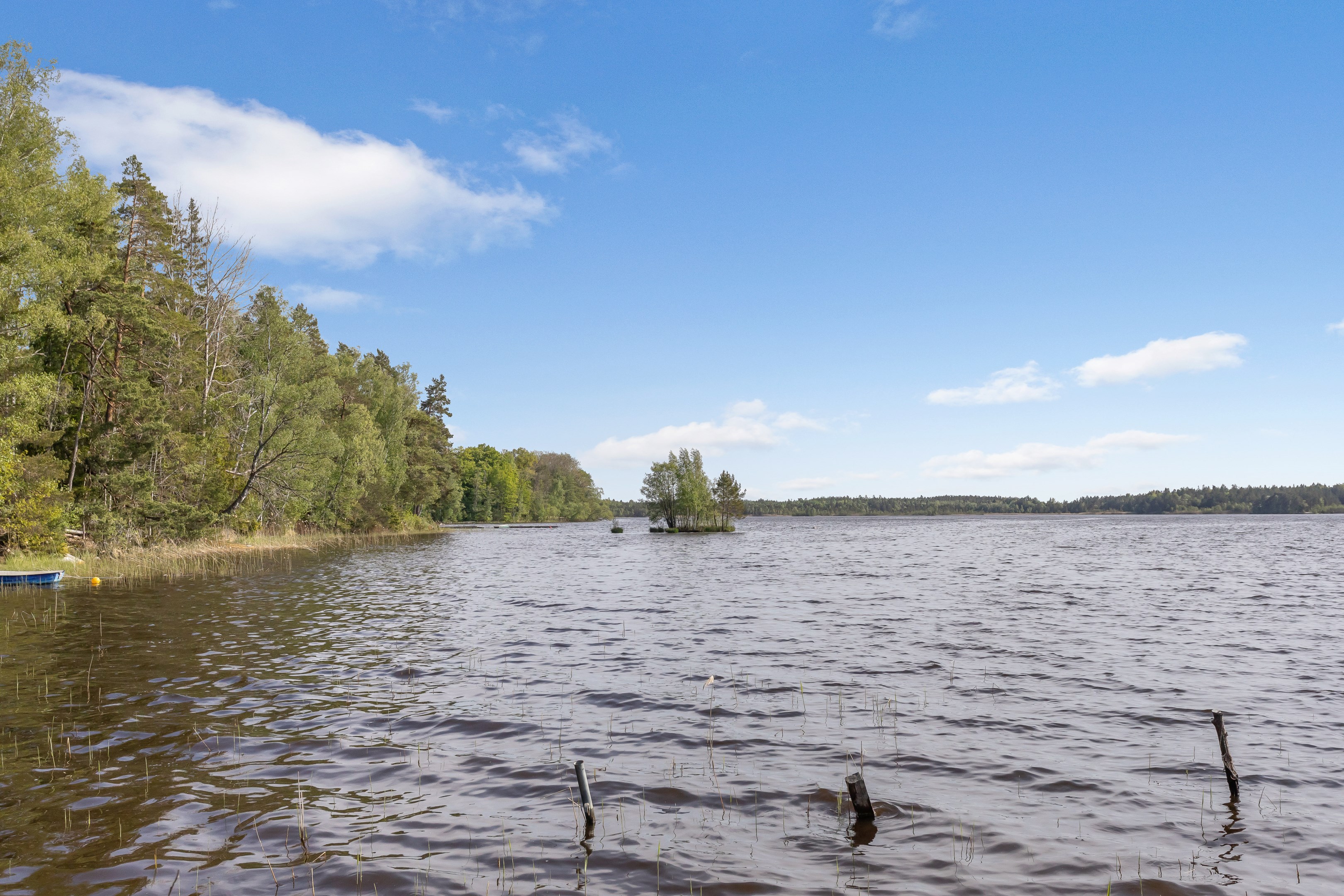 Bostadsbild från Östra Mellanskogsvägen 10, Såld i Järlåsa, Uppsala
