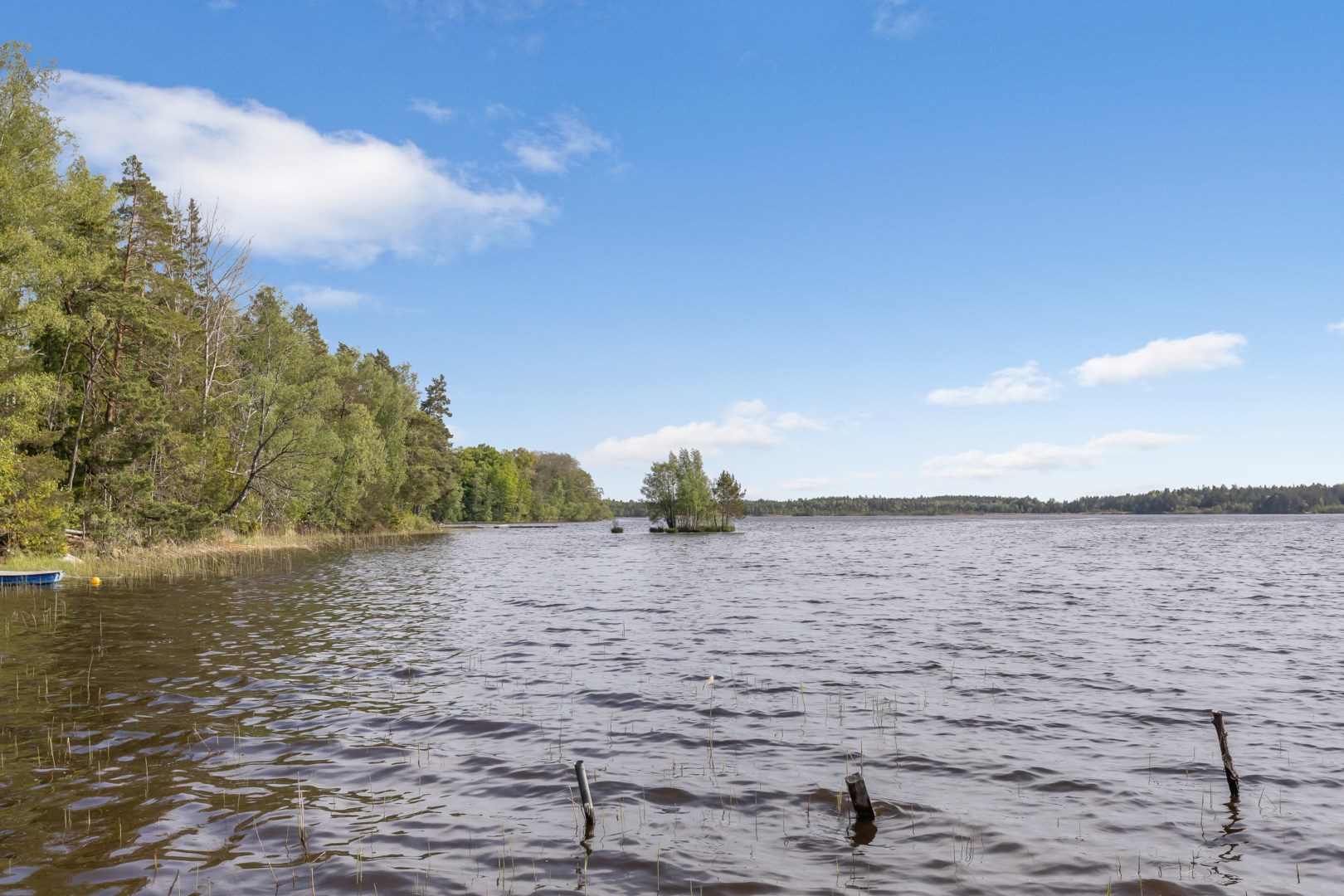 Bostadsbild från Östra Mellanskogsvägen 10, Såld i Järlåsa, Uppsala