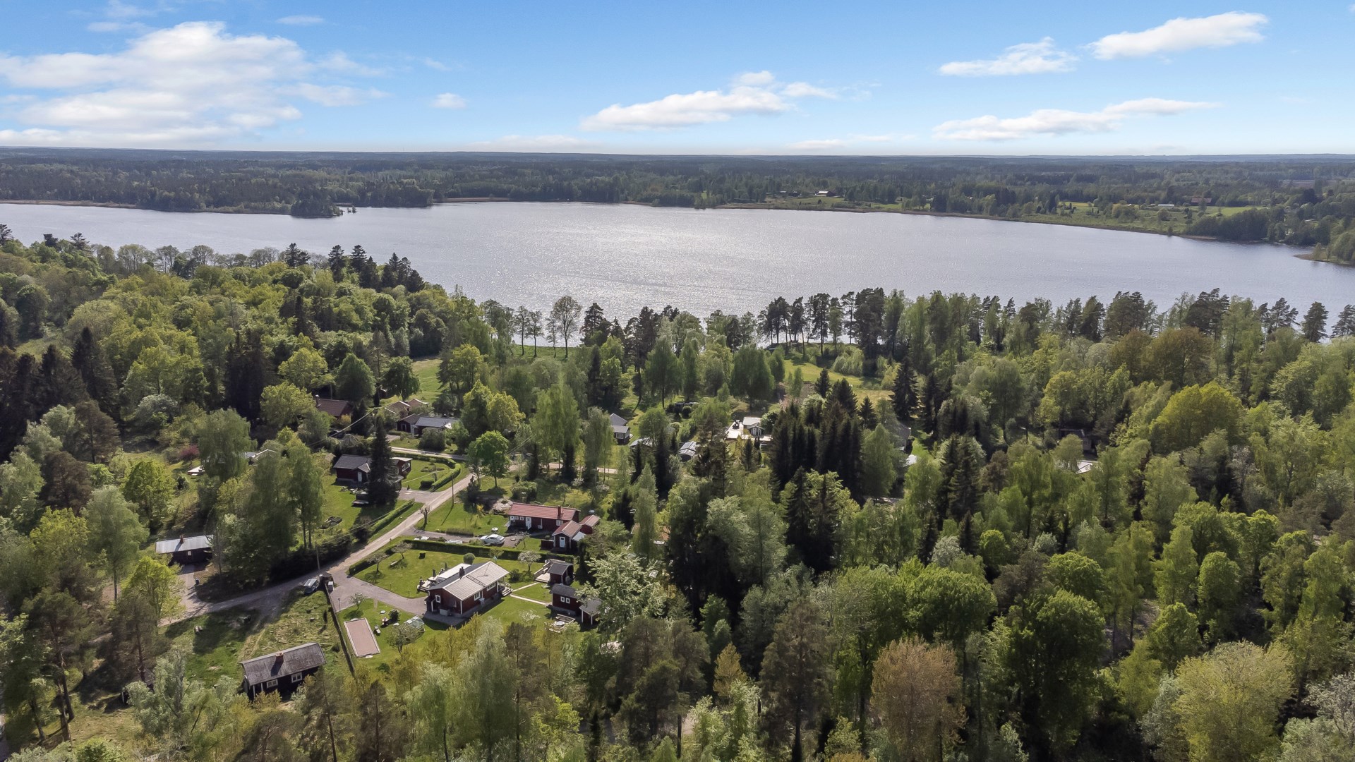 Bostadsbild från Östra Mellanskogsvägen 10, Såld i Järlåsa, Uppsala