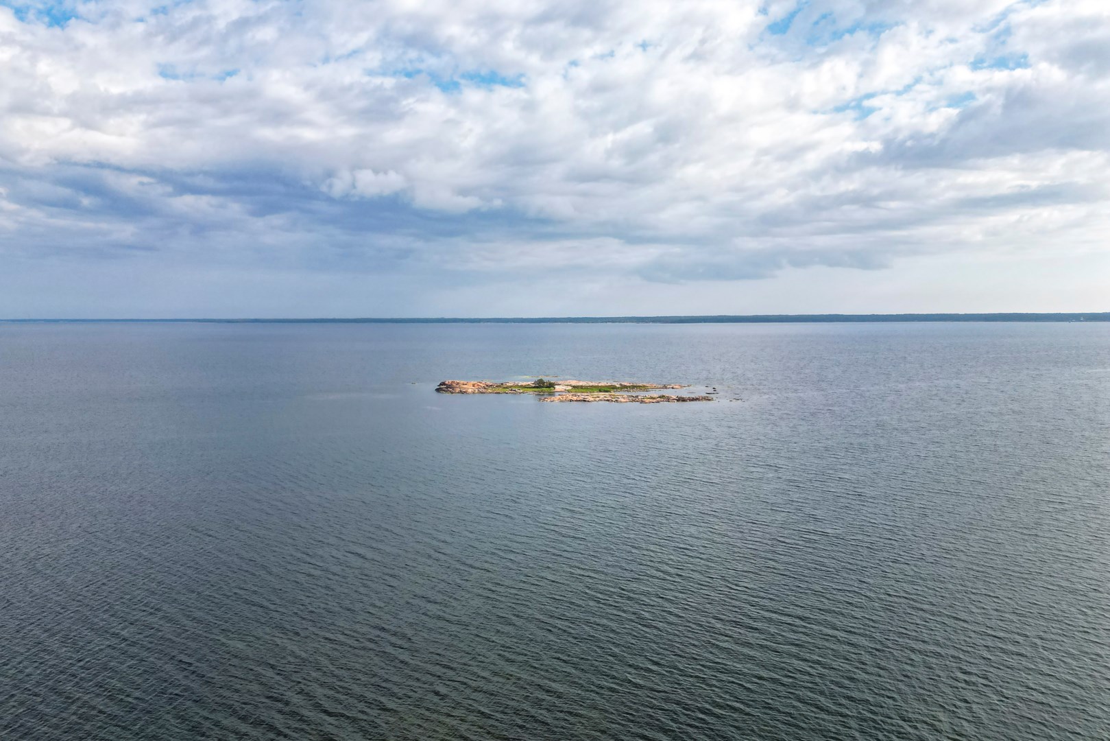 Bostadsbild från Strandvägen 18, Till salu i Öregrund, Östhammar