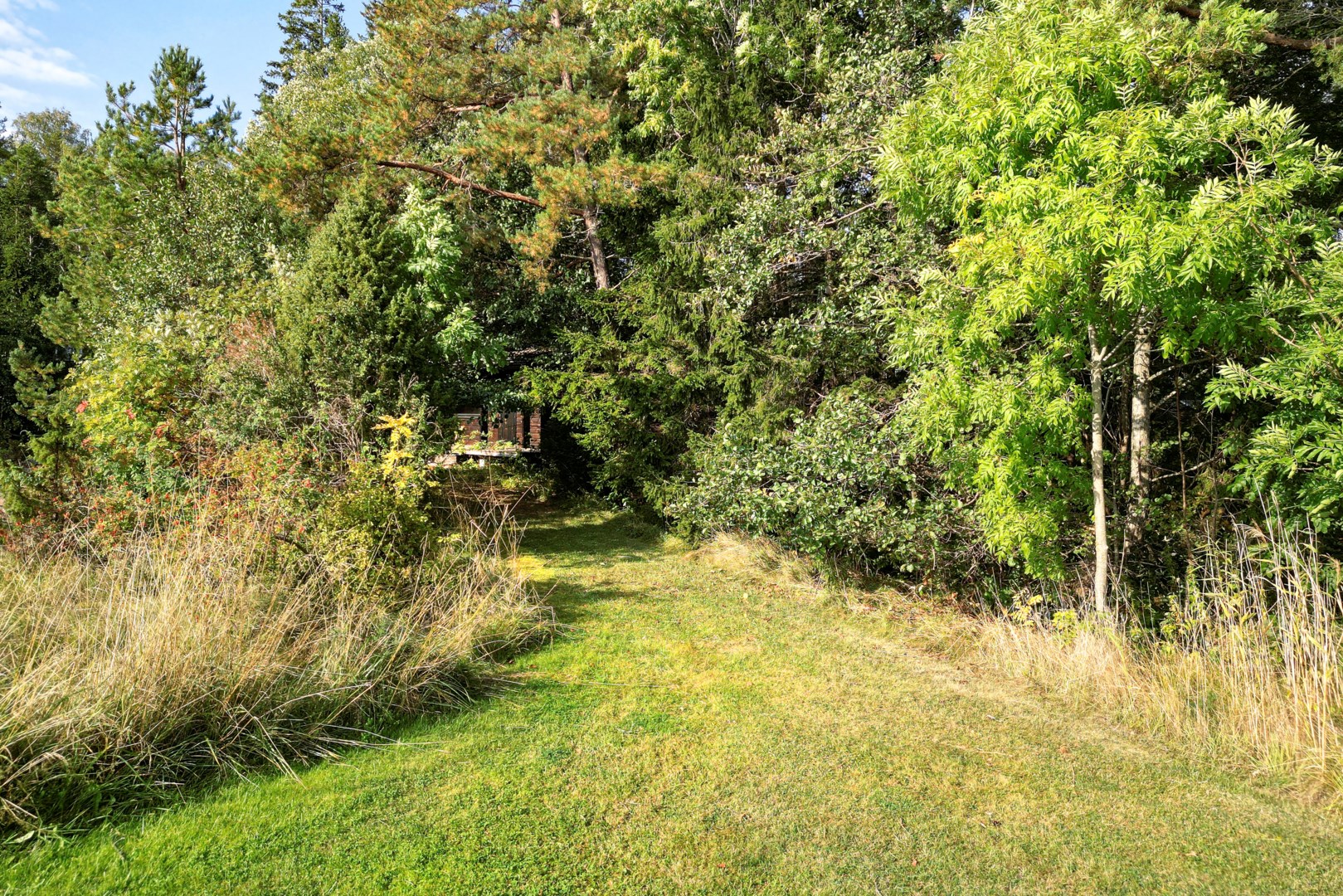 Bostadsbild från Strandvägen 18, Till salu i Öregrund, Östhammar