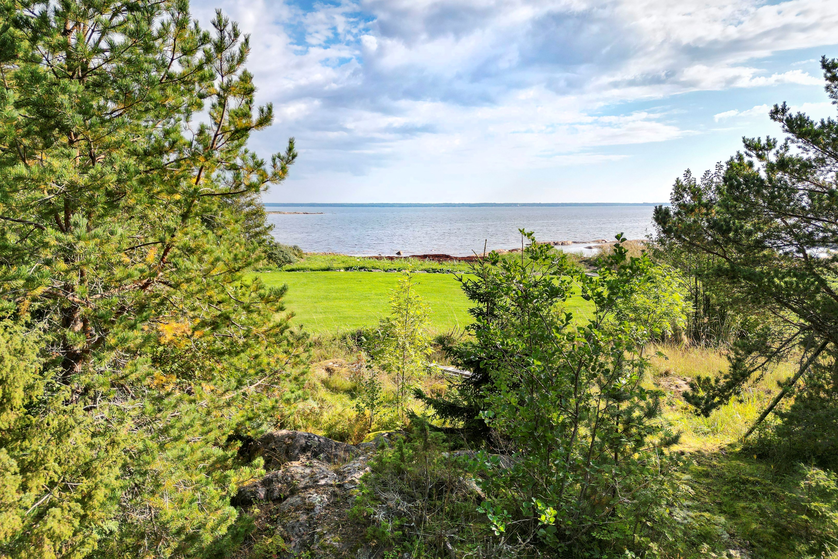 Bostadsbild från Strandvägen 18, Såld i Öregrund, Östhammar