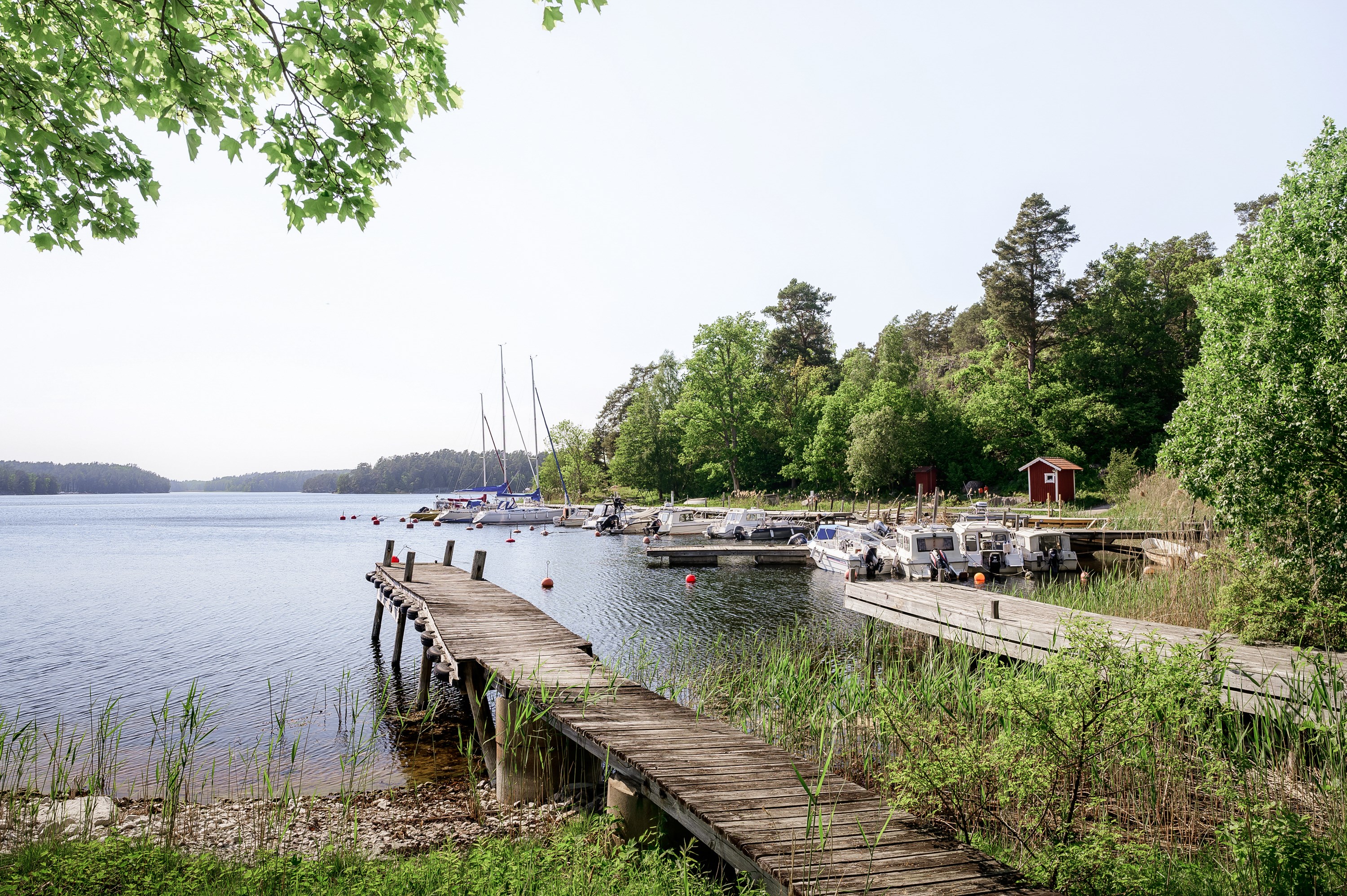 Möjlighet till båtplats i närbelägna Hemviken.