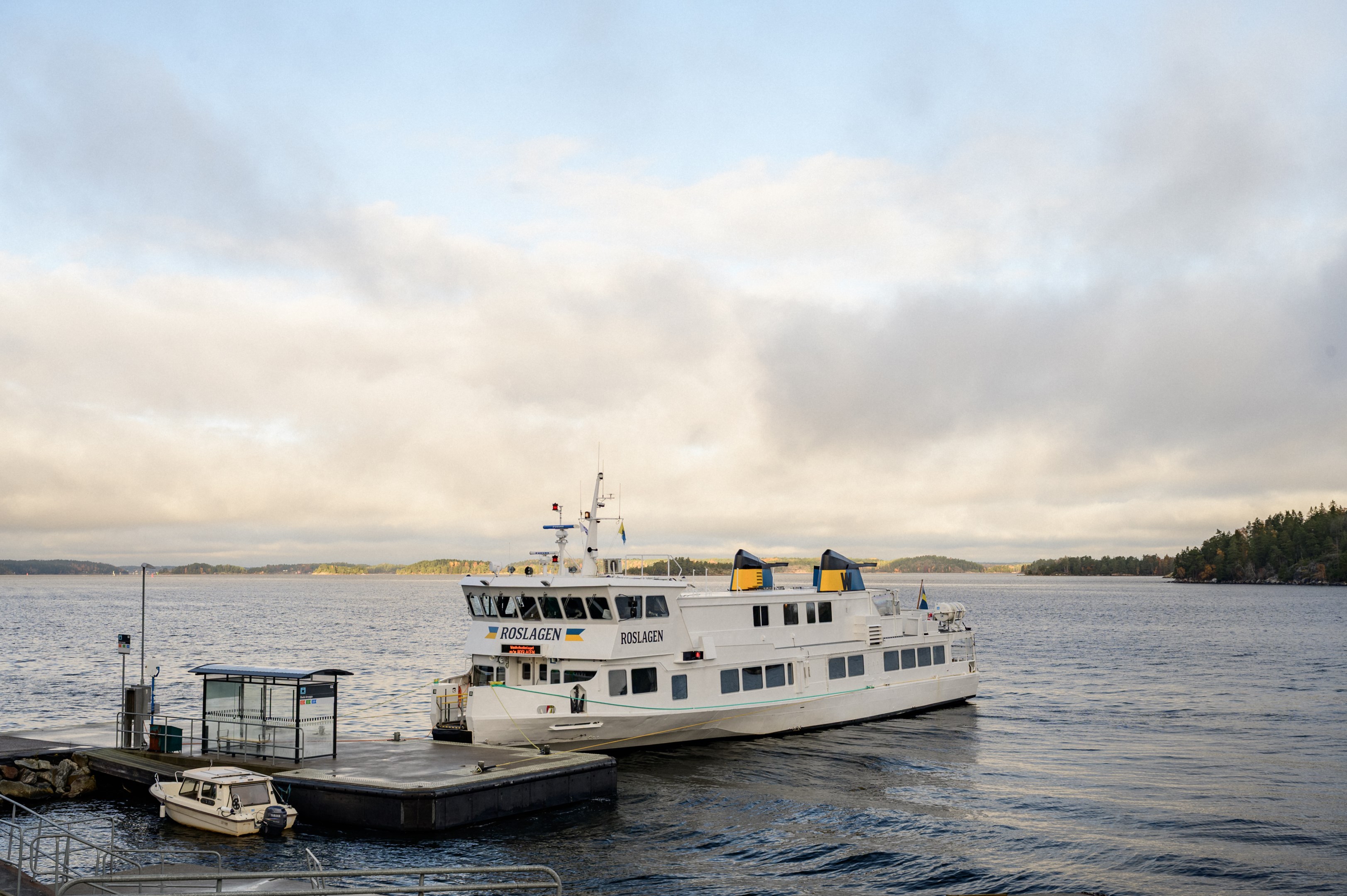 Boda brygga trafikeras av Waxholmsbolaget.