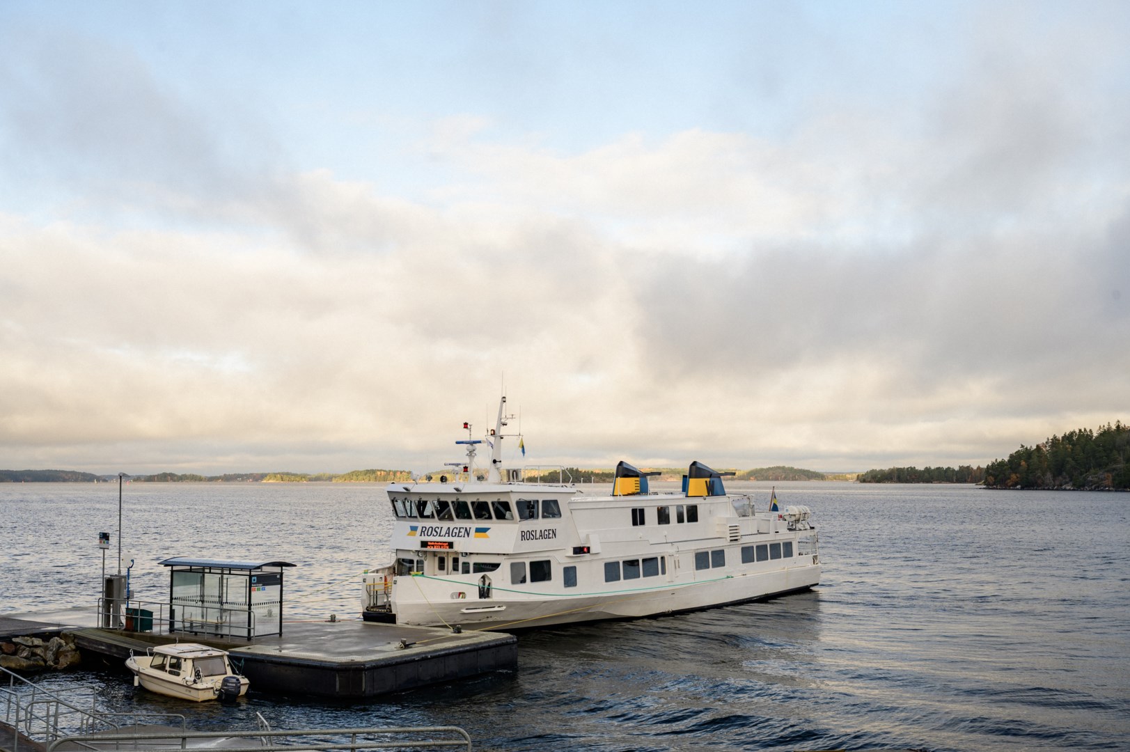 Boda brygga trafikeras av Waxholmsbolaget.