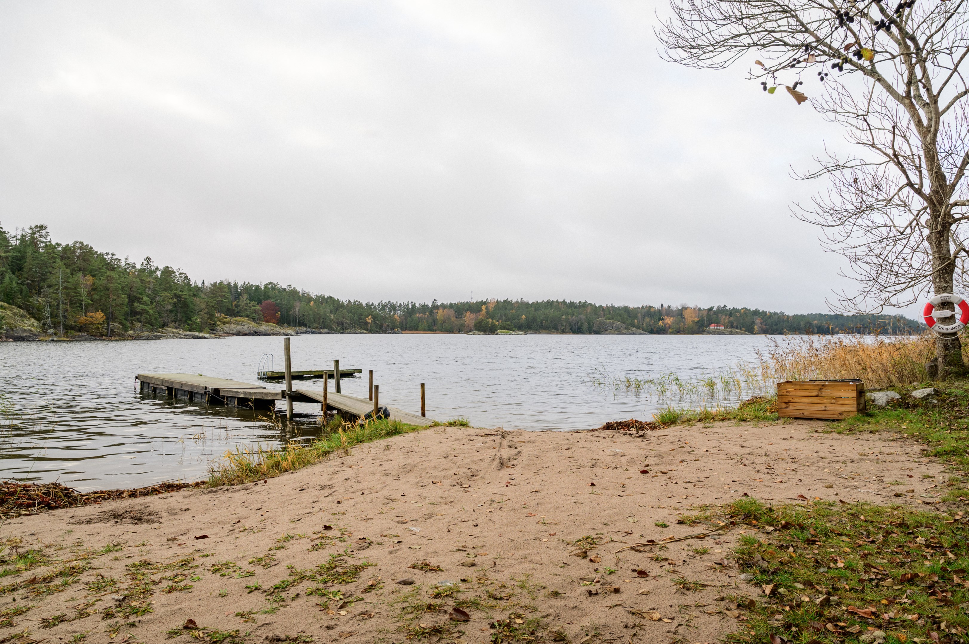Slipen - samfällighetens badstrand i Hemviken.