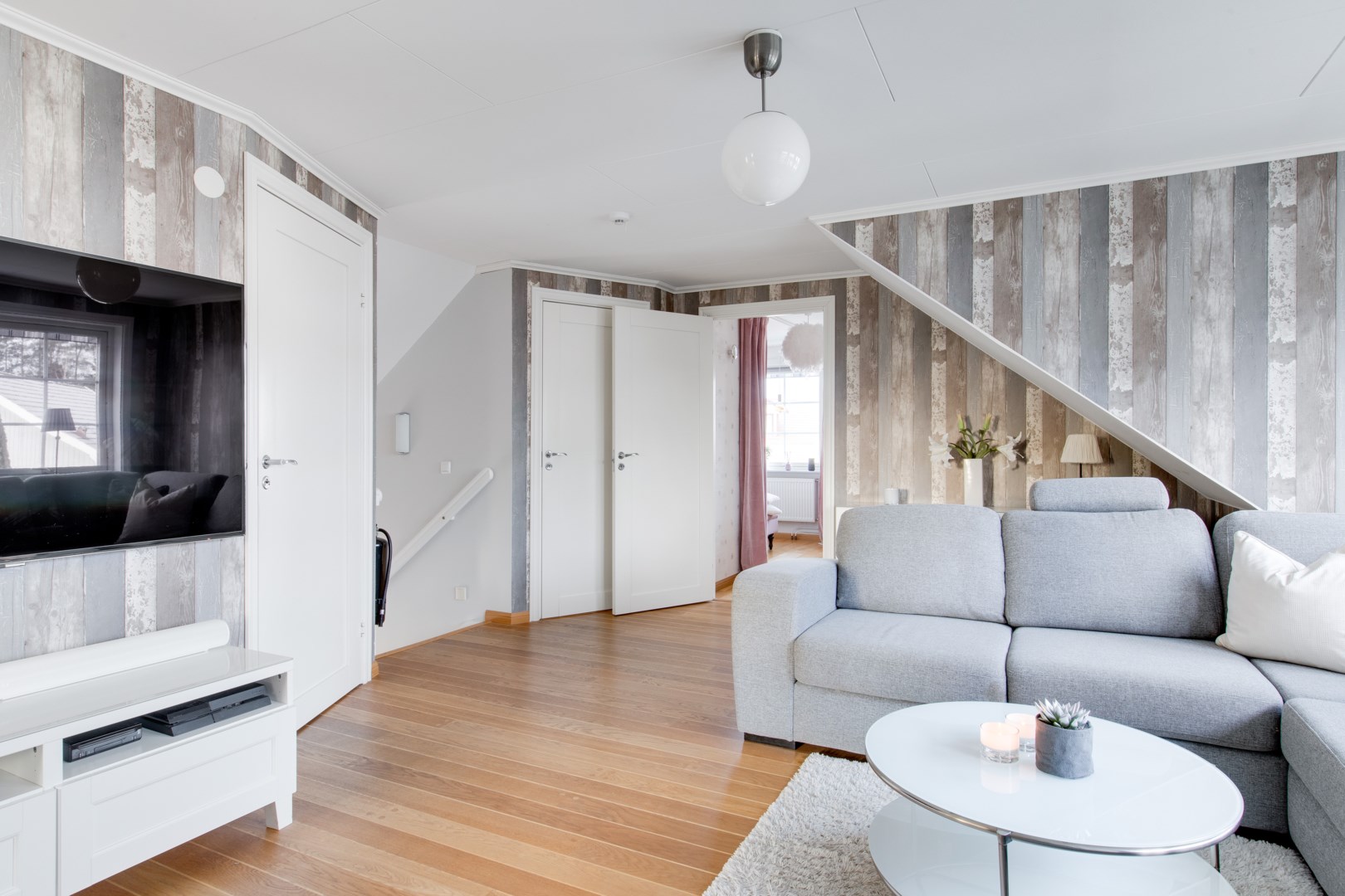 Bostadsbild från Fanstavägen 47, Såld i Lövstalöt, Uppsala