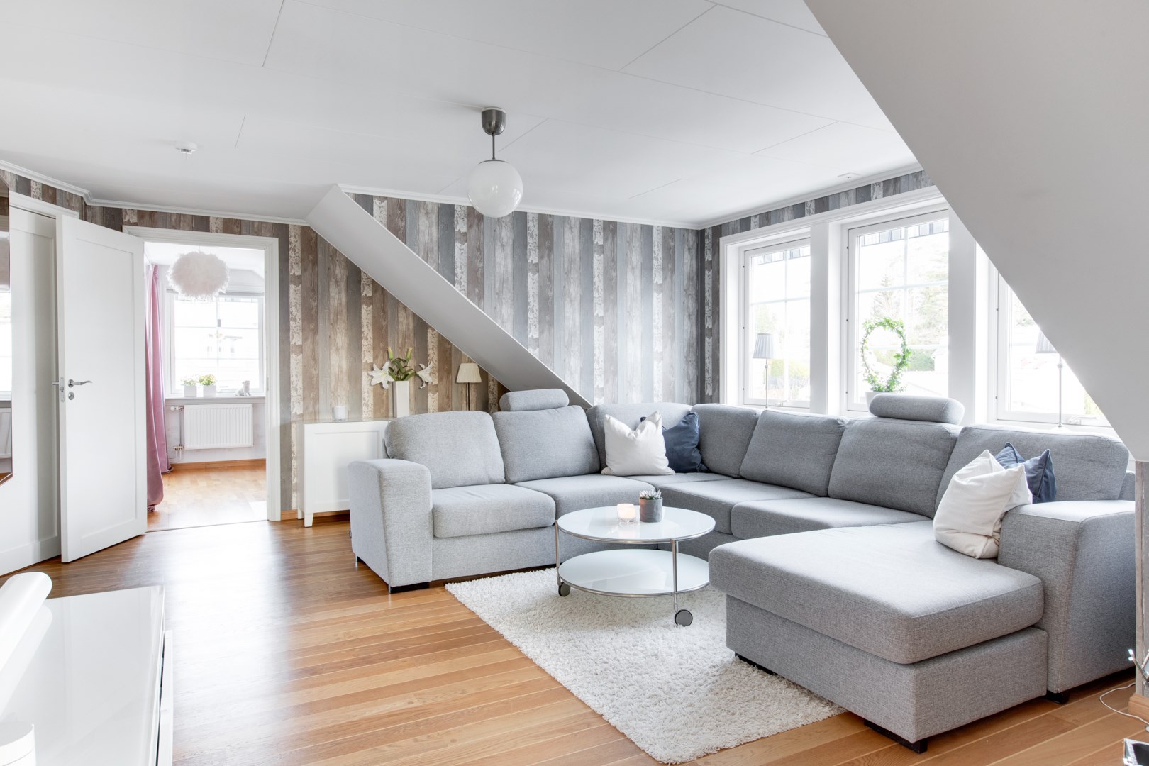 Bostadsbild från Fanstavägen 47, Såld i Lövstalöt, Uppsala