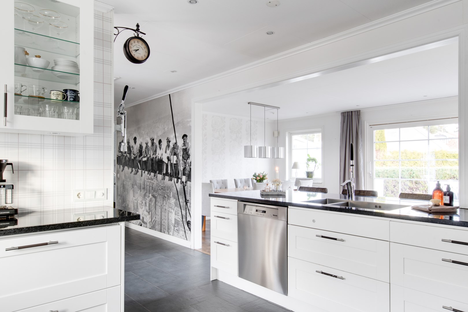 Bostadsbild från Fanstavägen 47, Såld i Lövstalöt, Uppsala