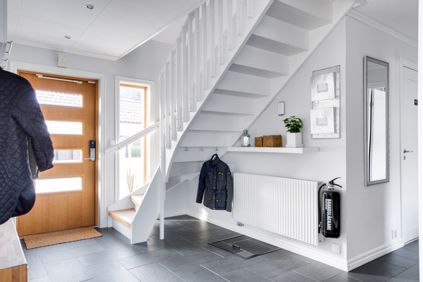 Bostadsbild från Fanstavägen 47, Såld i Lövstalöt, Uppsala